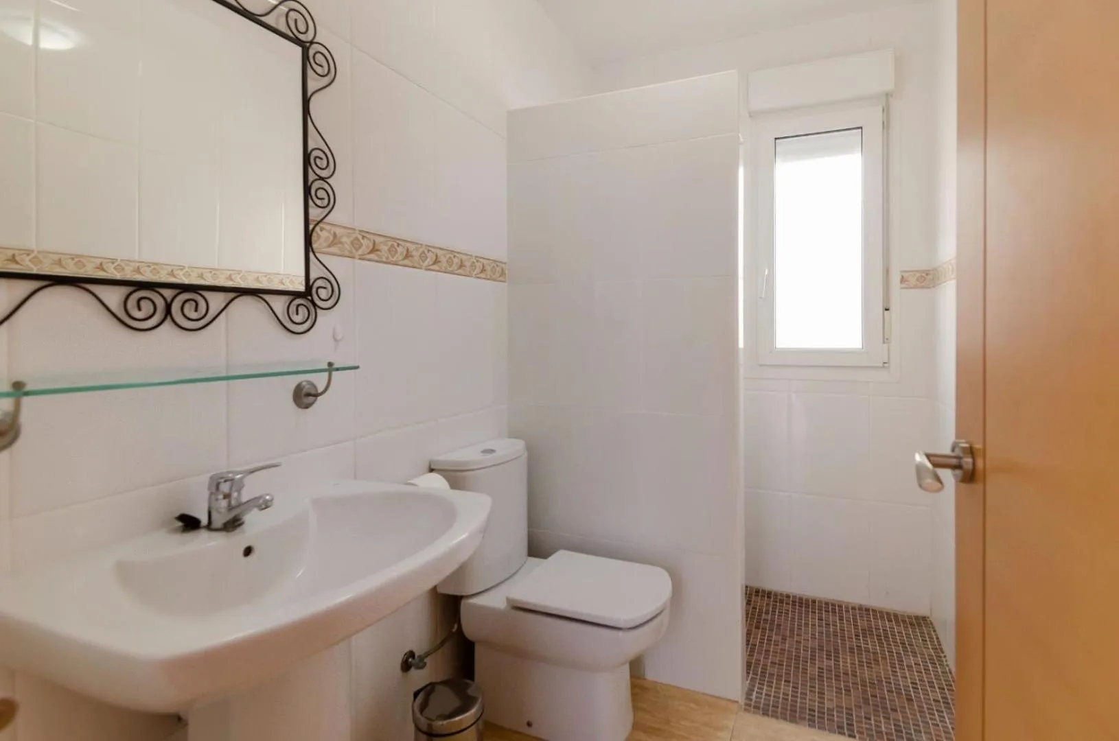 Shower in Marimuntanya