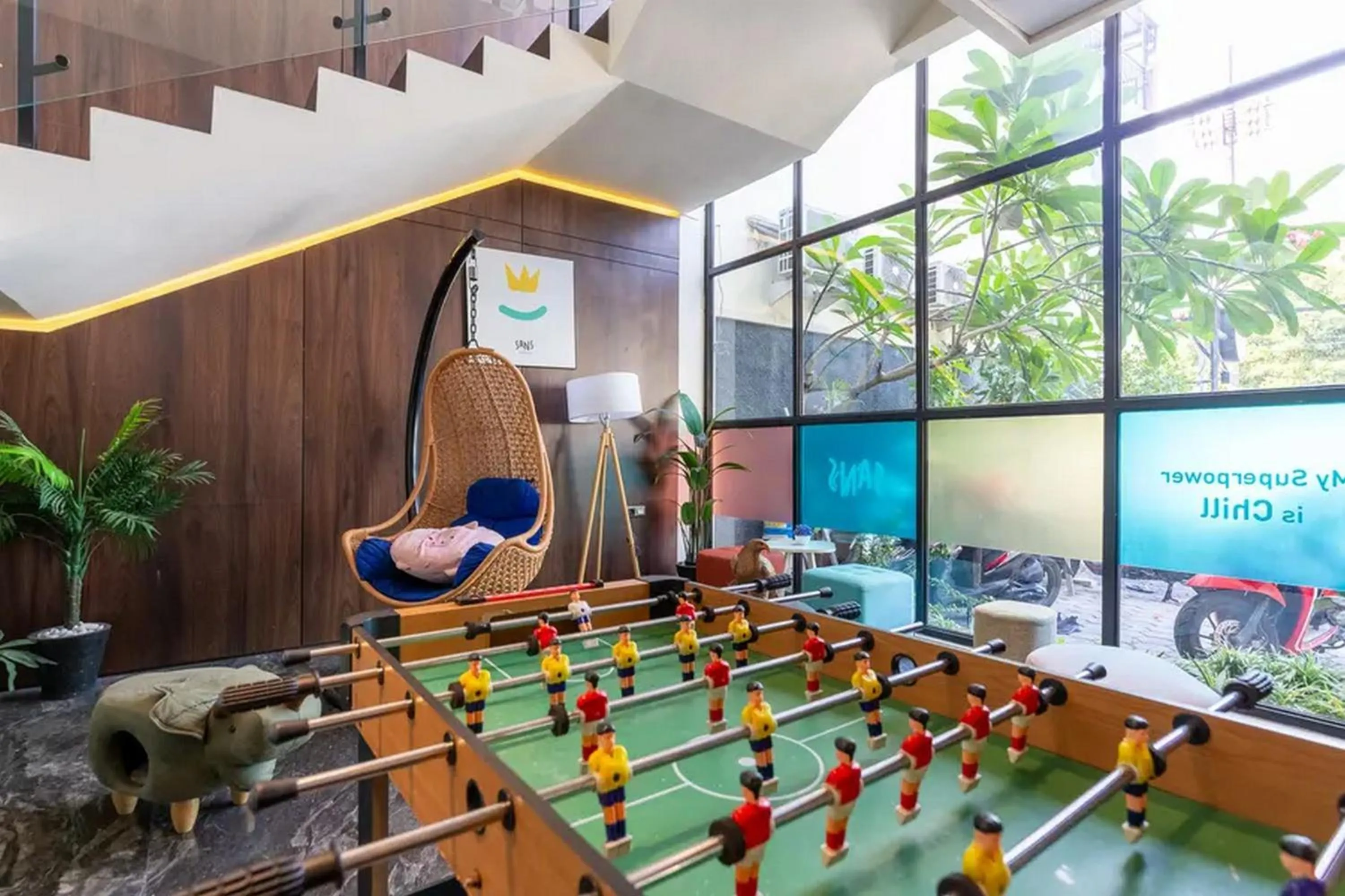 Game Room in Sans Hotel Box Mansion Surabaya by RedDoorz