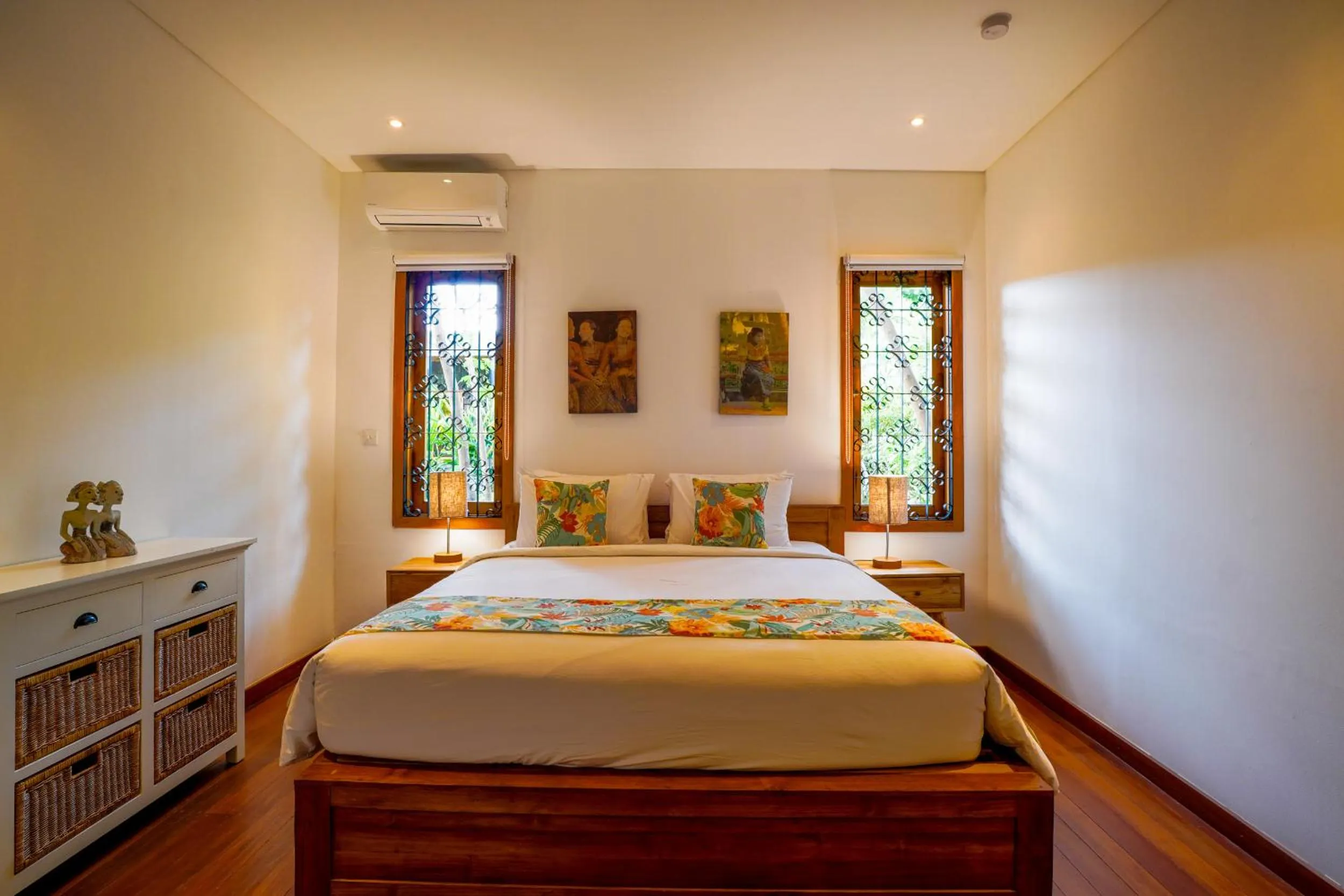 Bed in Paradise Garage Komodo Villa