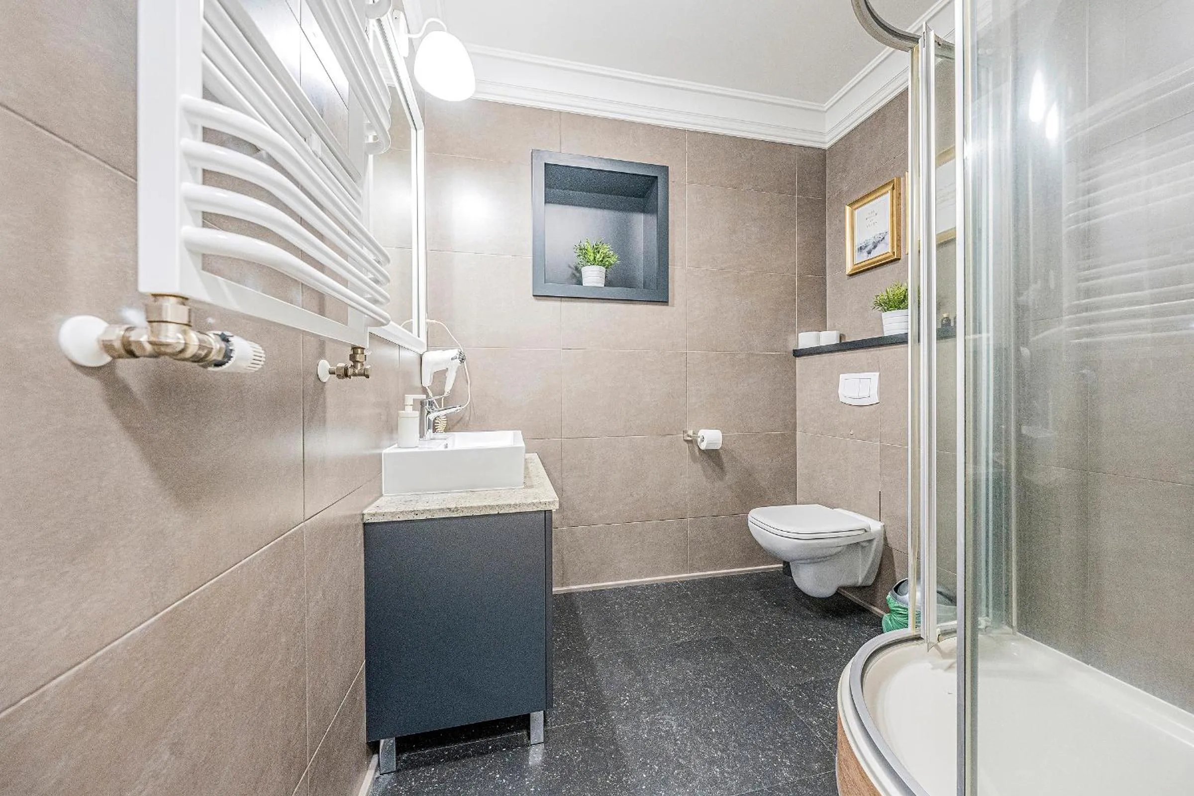 Shower in Apartamenty Martini