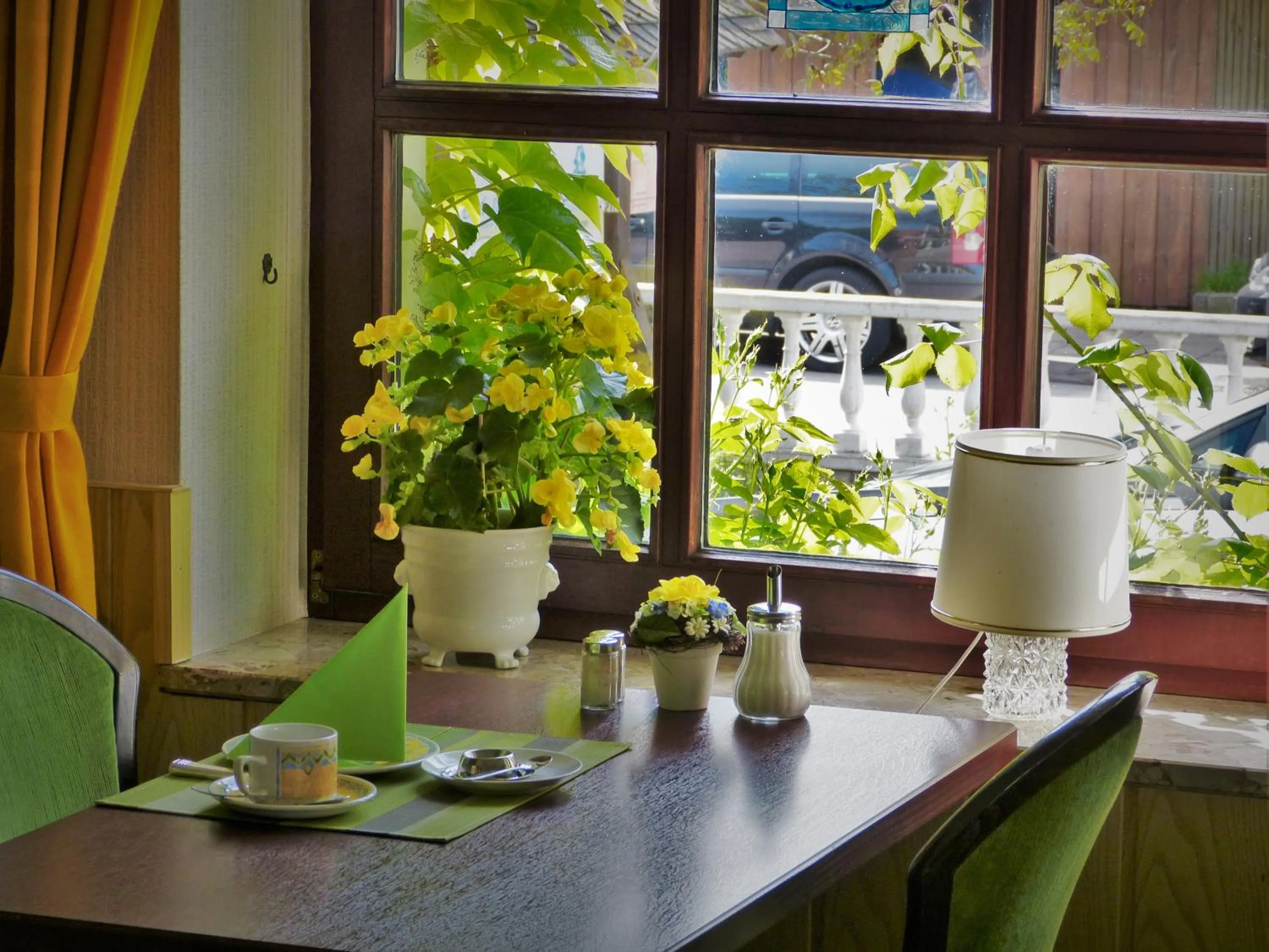 Restaurant/places to eat in Hotel Am Kurpark