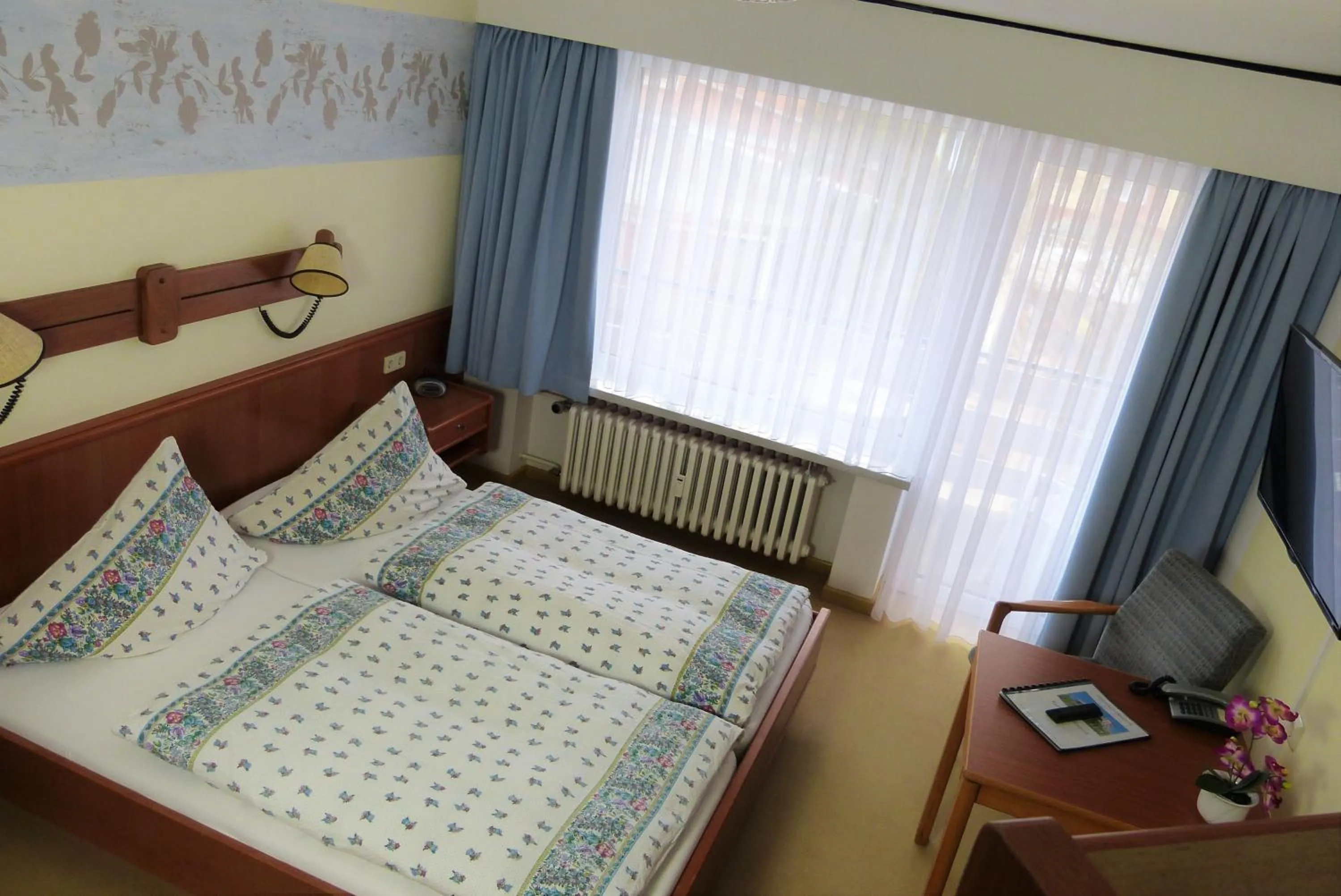 Photo of the whole room, Bed in Hotel Am Kurpark