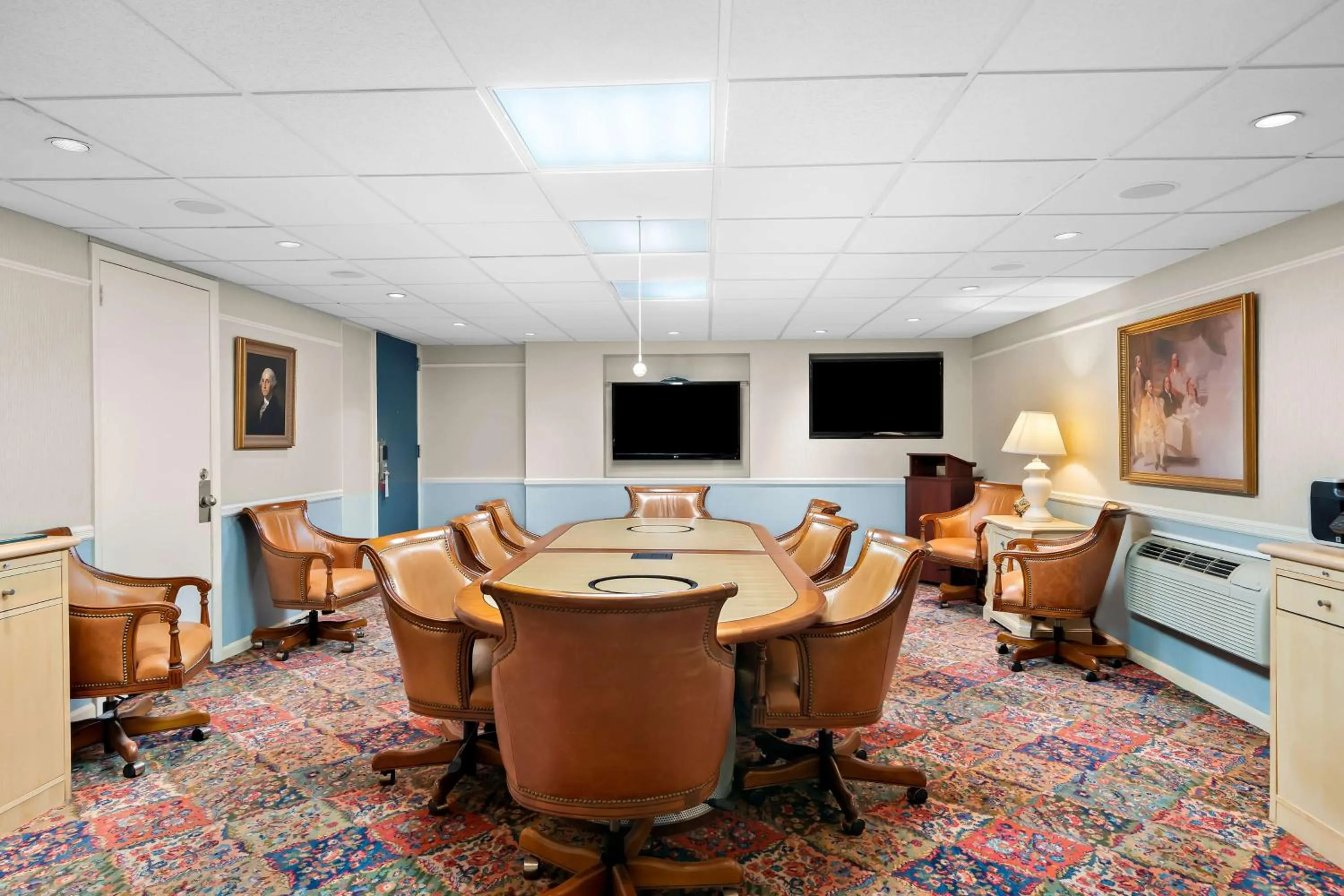 Meeting/conference room in Brandywine Valley Inn SureStay Plus by Best Western