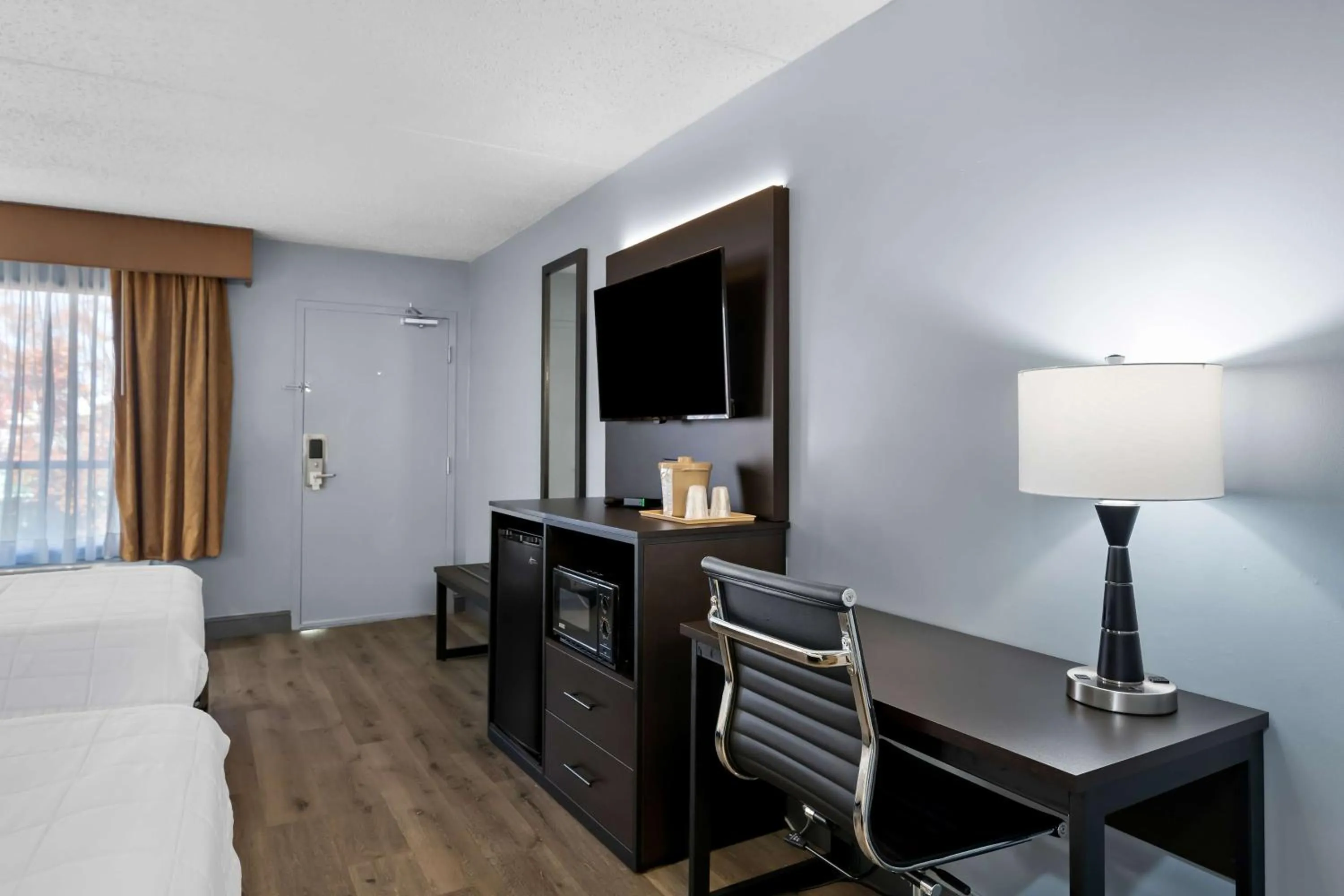 Bedroom, Bed in Brandywine Valley Inn SureStay Plus by Best Western