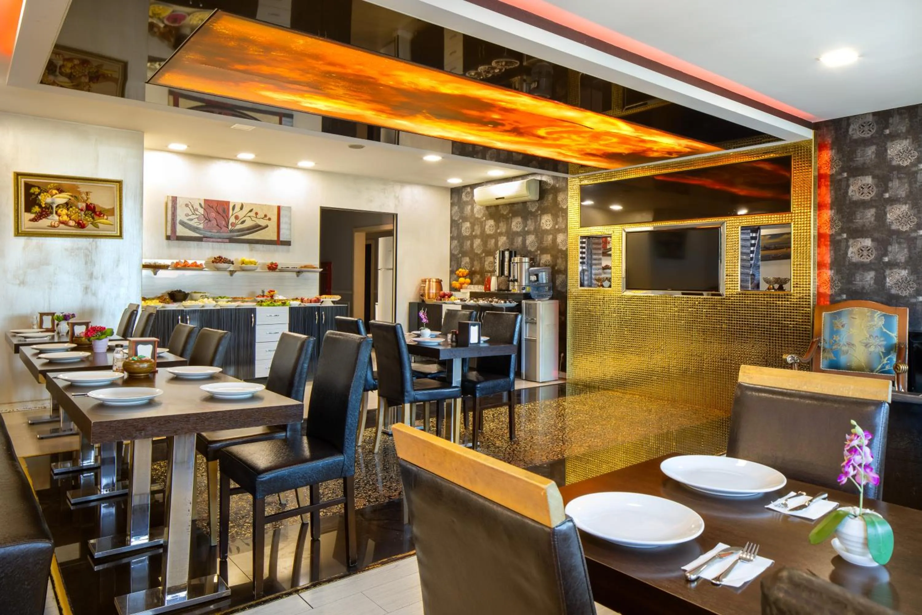 Lounge or bar in Family Time Suites Hotel