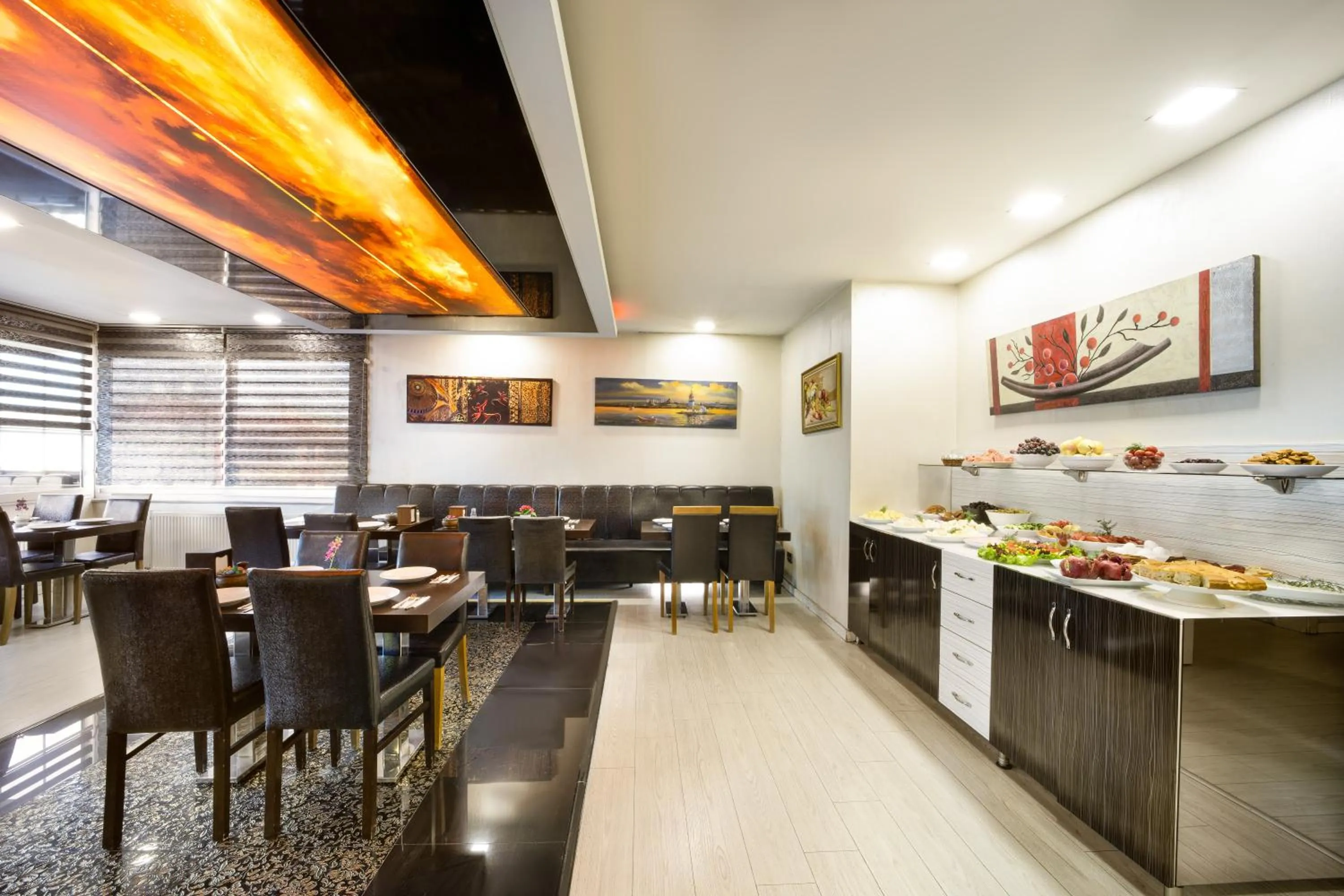 Restaurant/places to eat in Family Time Suites Hotel