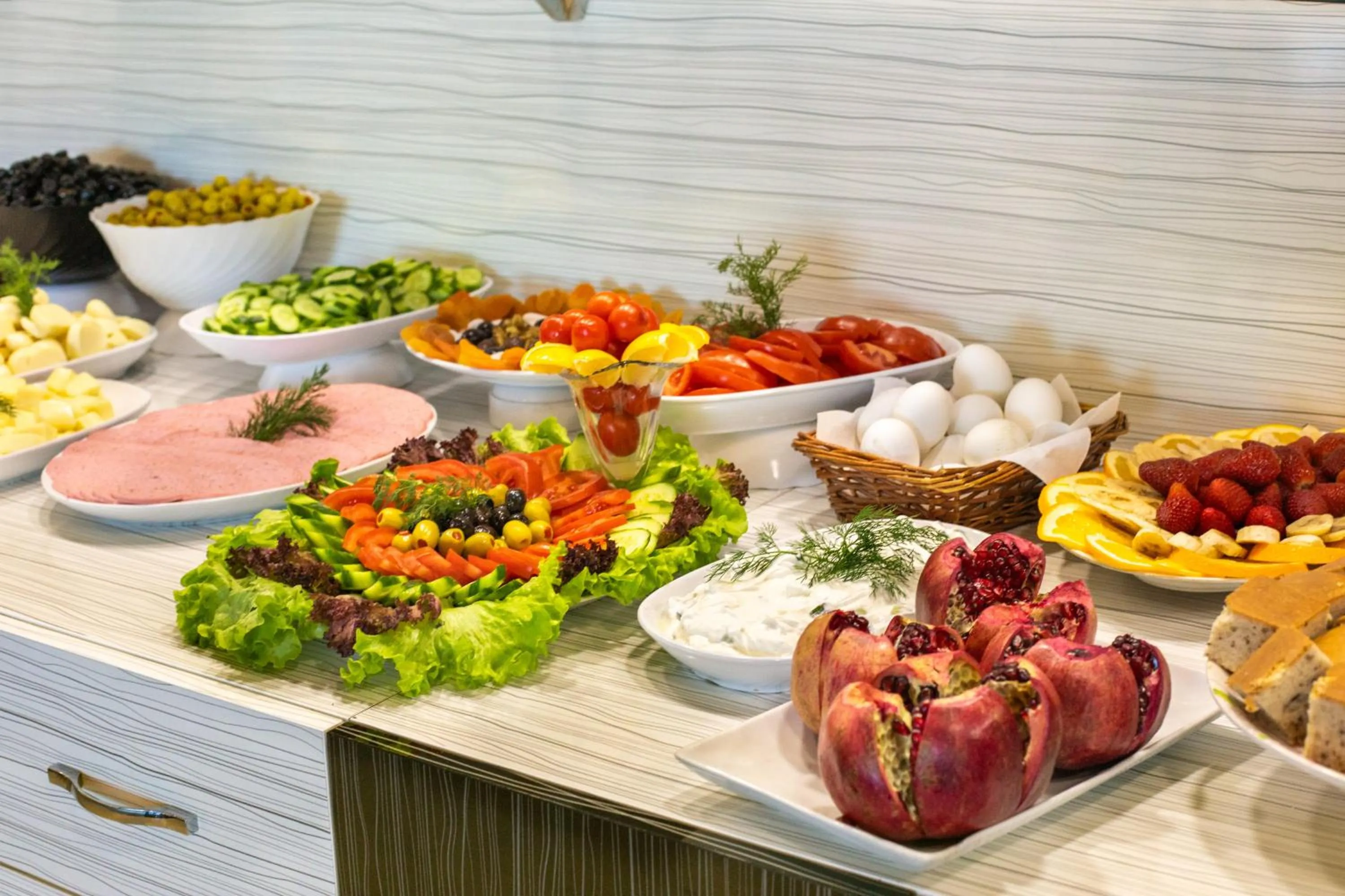 Food and drinks in Family Time Suites Hotel