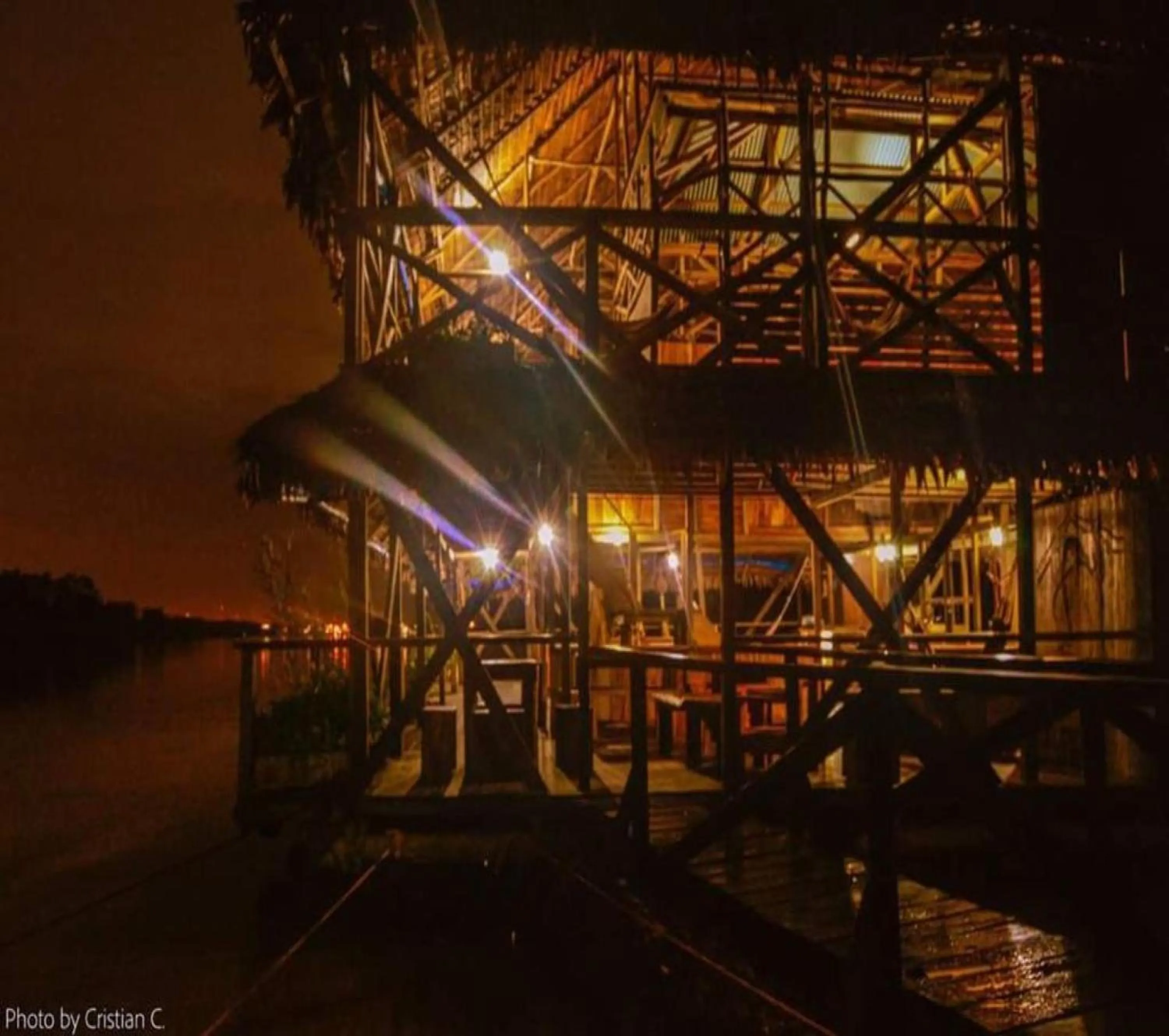 Property building in Cabaña Flotante Kurupira