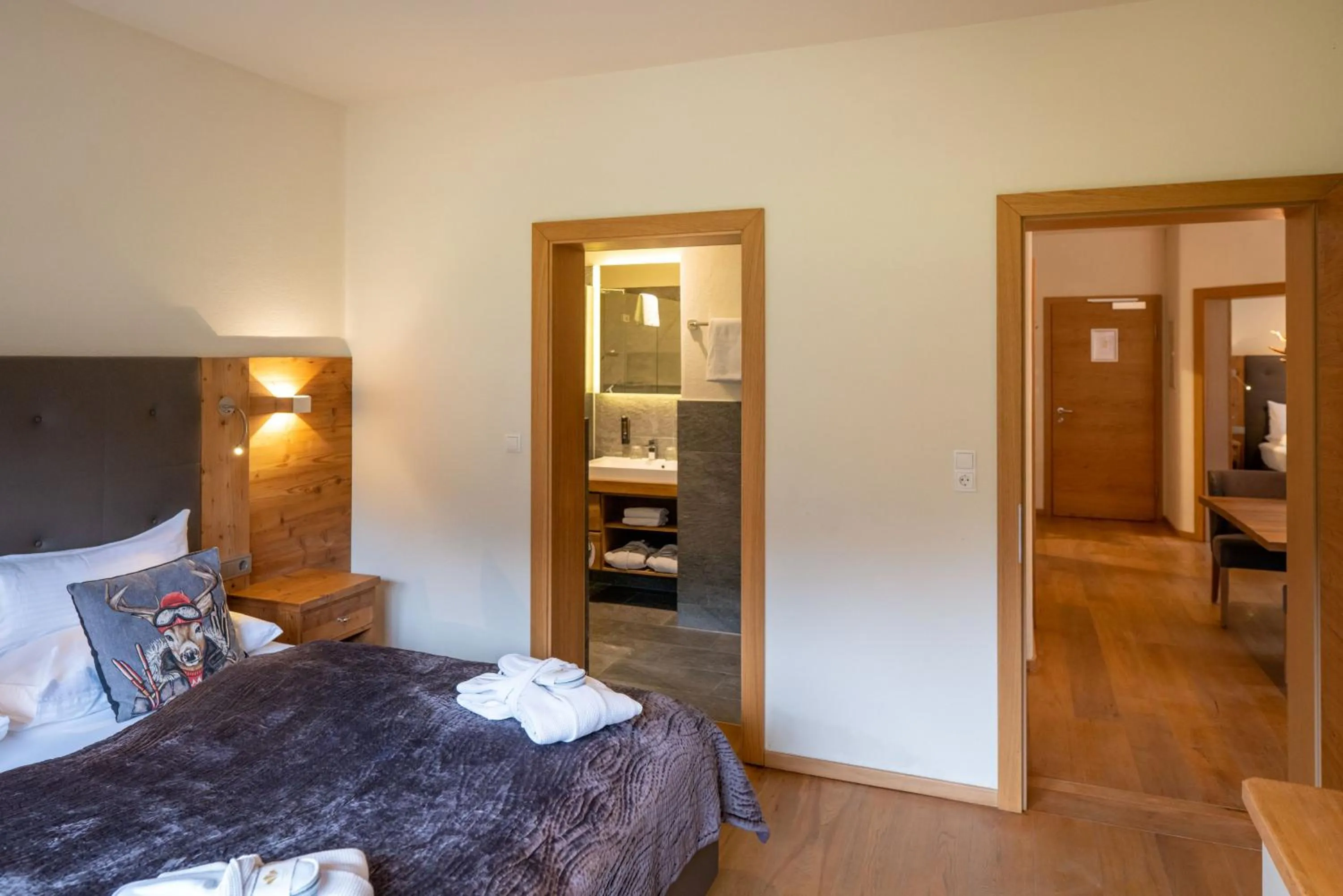 Photo of the whole room, Bed in Princess Bergfrieden