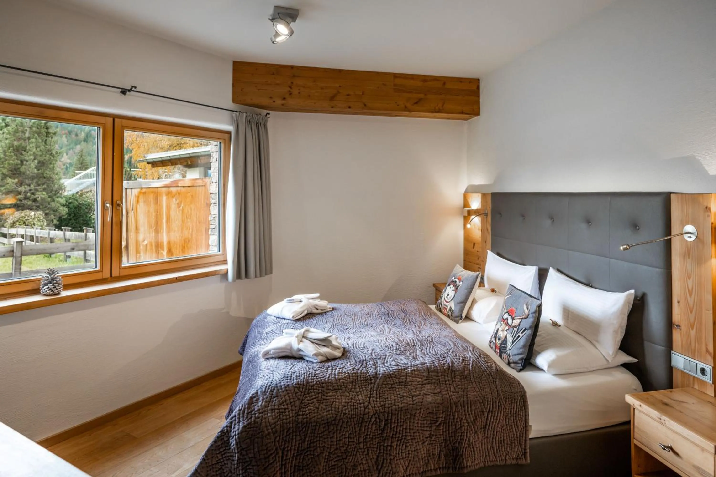 Photo of the whole room, Bed in Princess Bergfrieden