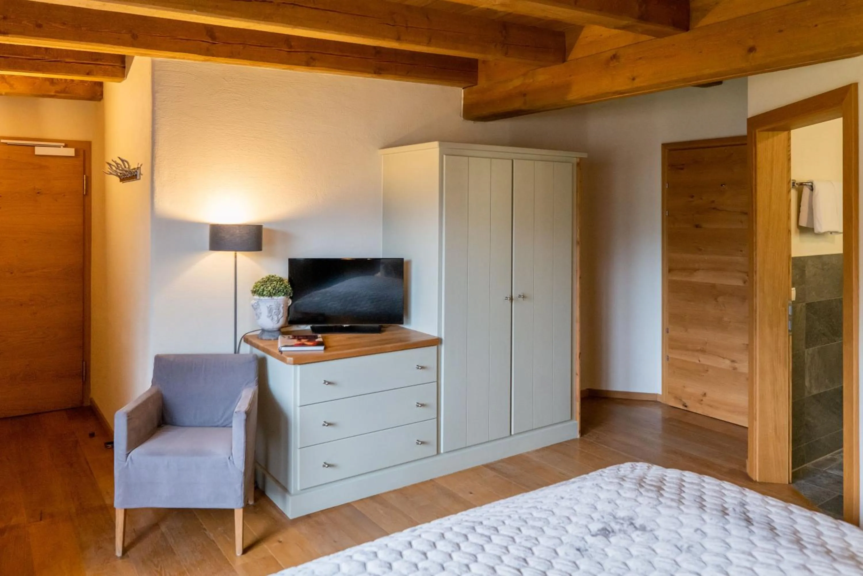 Photo of the whole room, Bed in Princess Bergfrieden