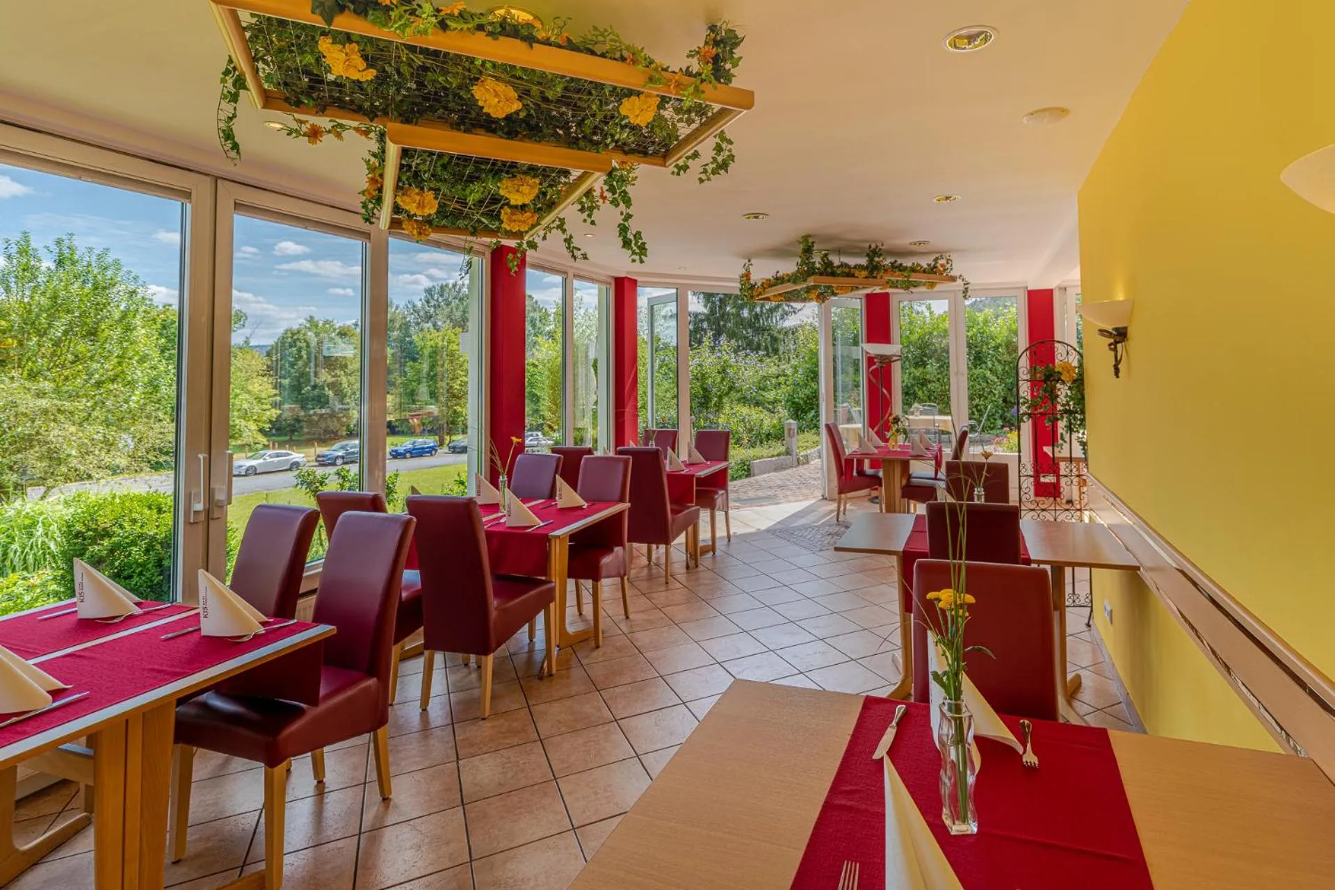 Restaurant/places to eat in KIShotel am Kurpark