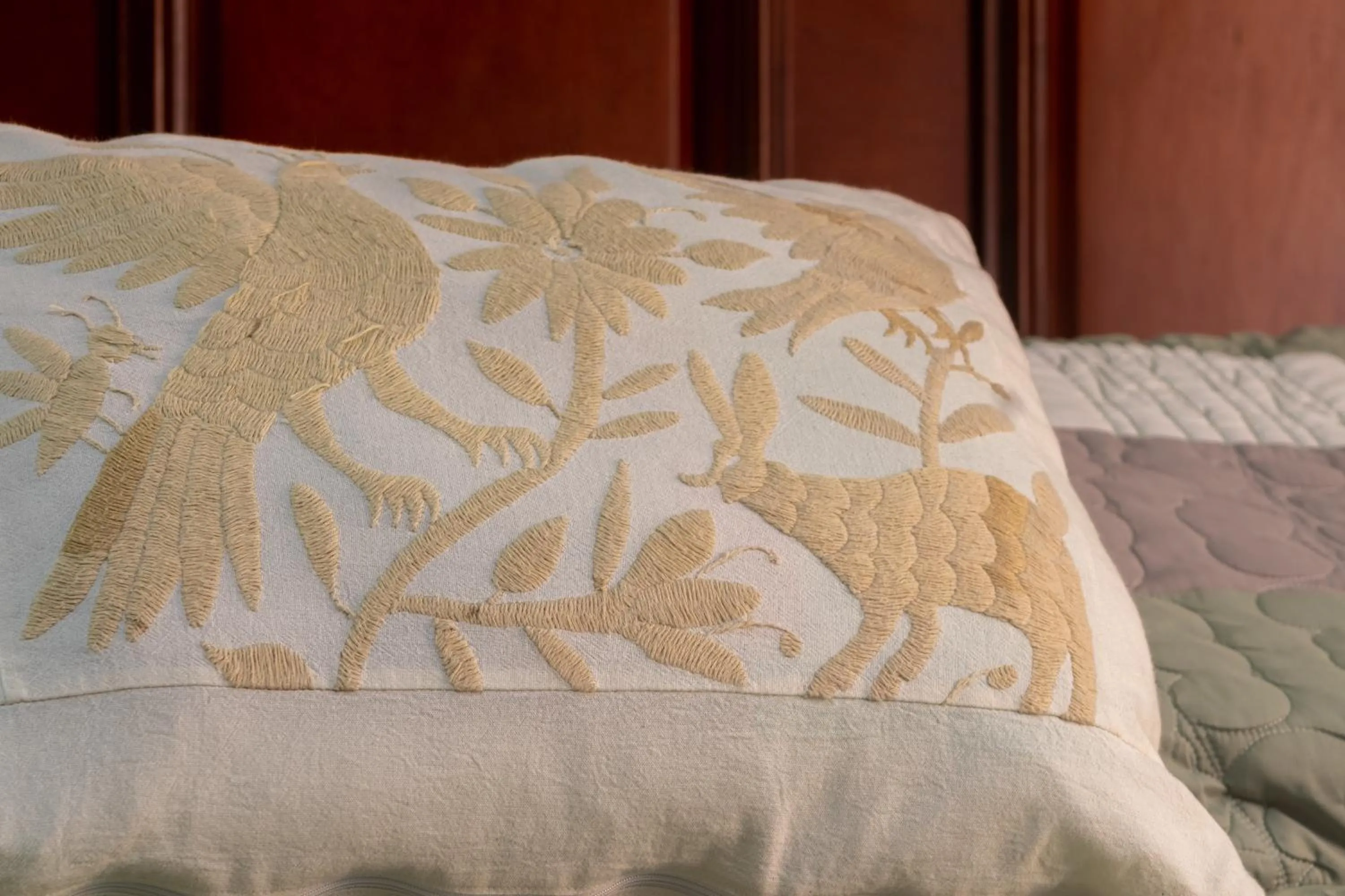 Decorative detail, Bed in Casa Maricela B&B