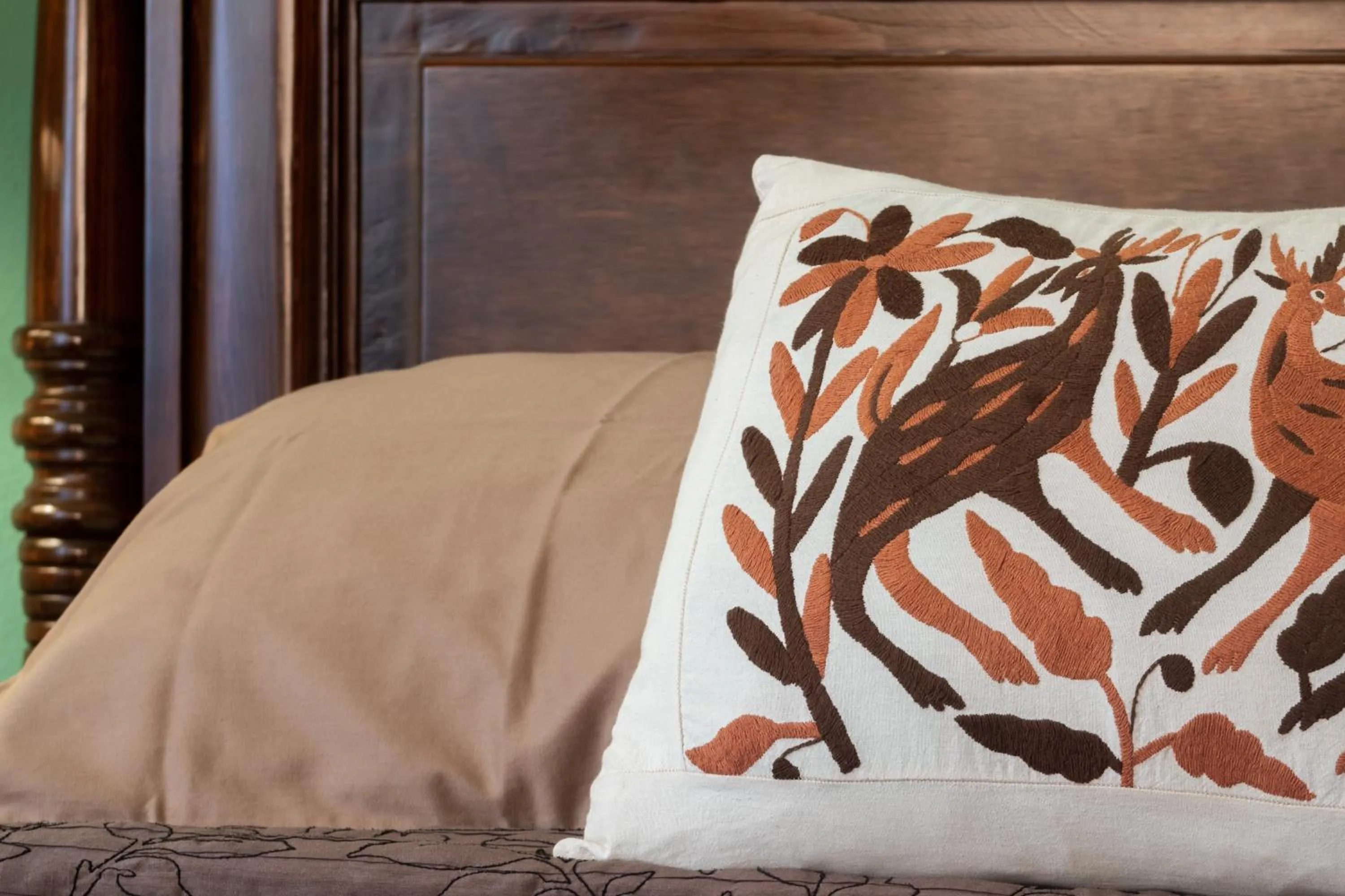 Decorative detail, Bed in Casa Maricela B&B