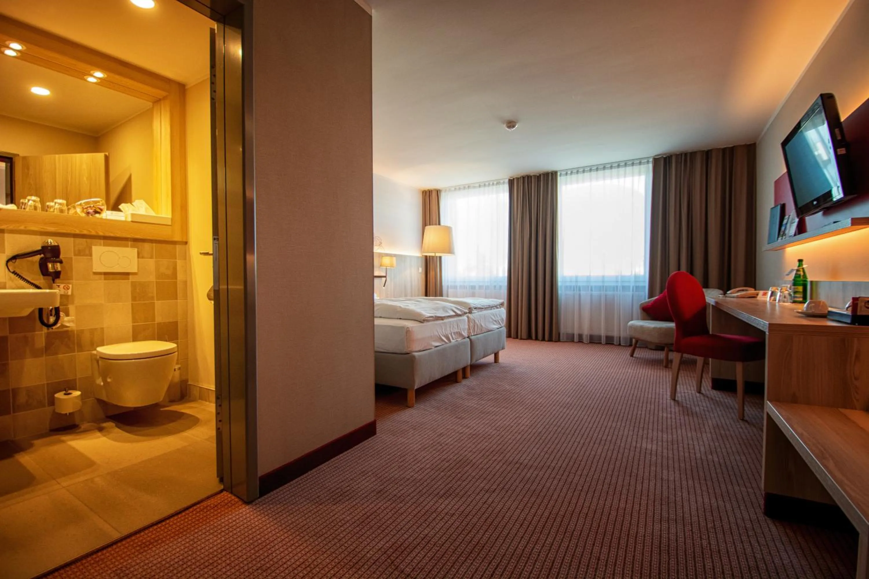 Photo of the whole room, Bed in Best Western Erfurt-Apfelstädt