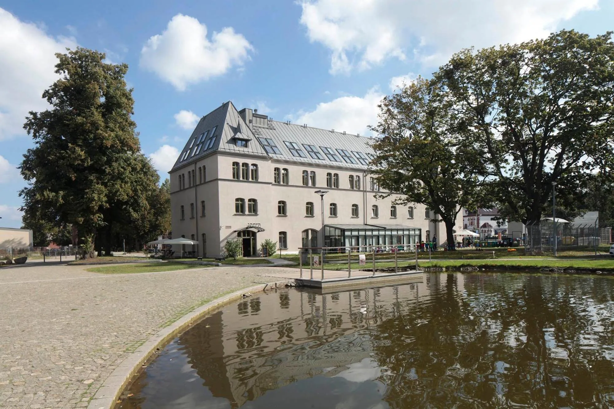 Property building in Lofty Kampus Garnizon