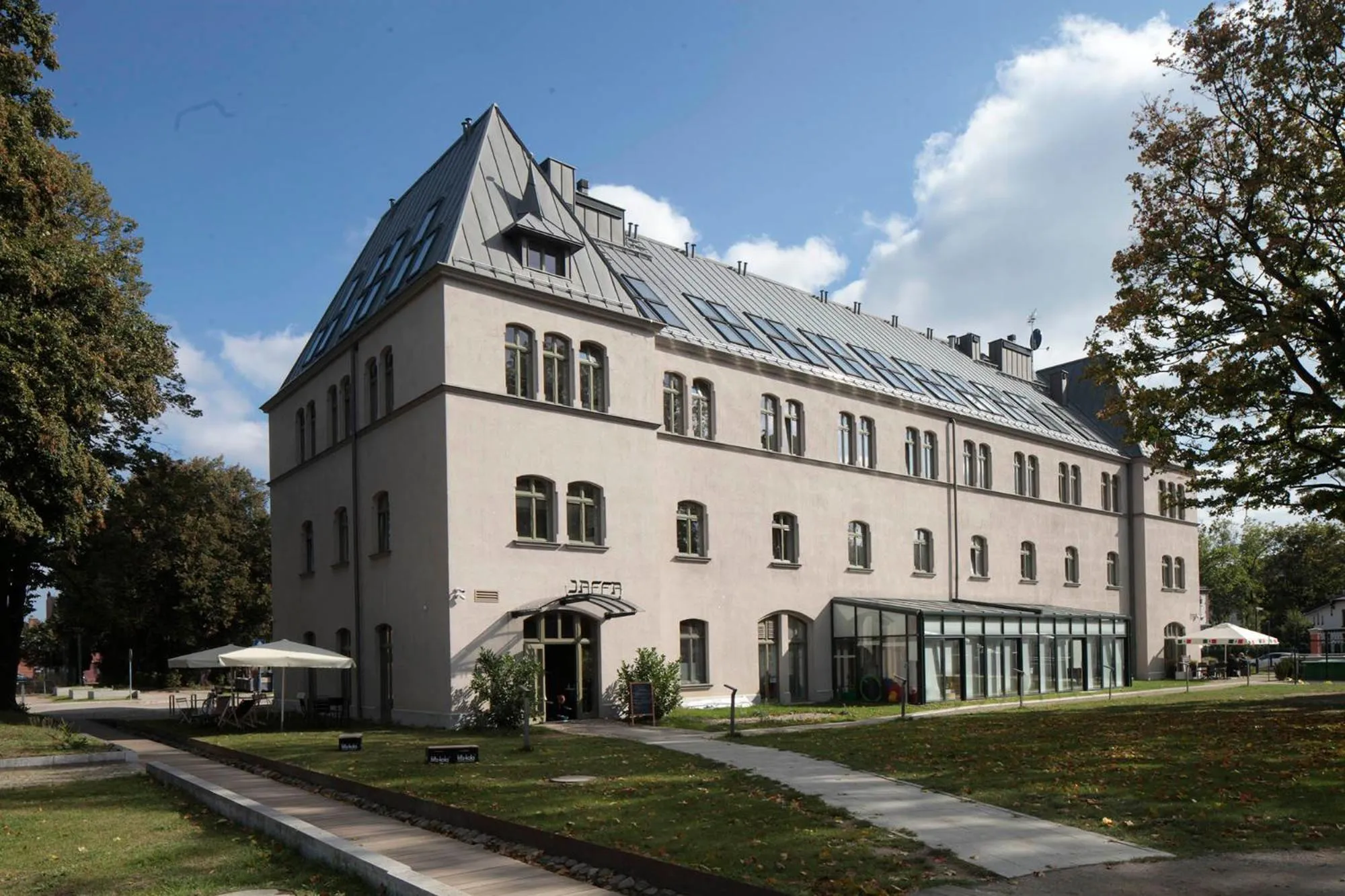 Property building in Lofty Kampus Garnizon