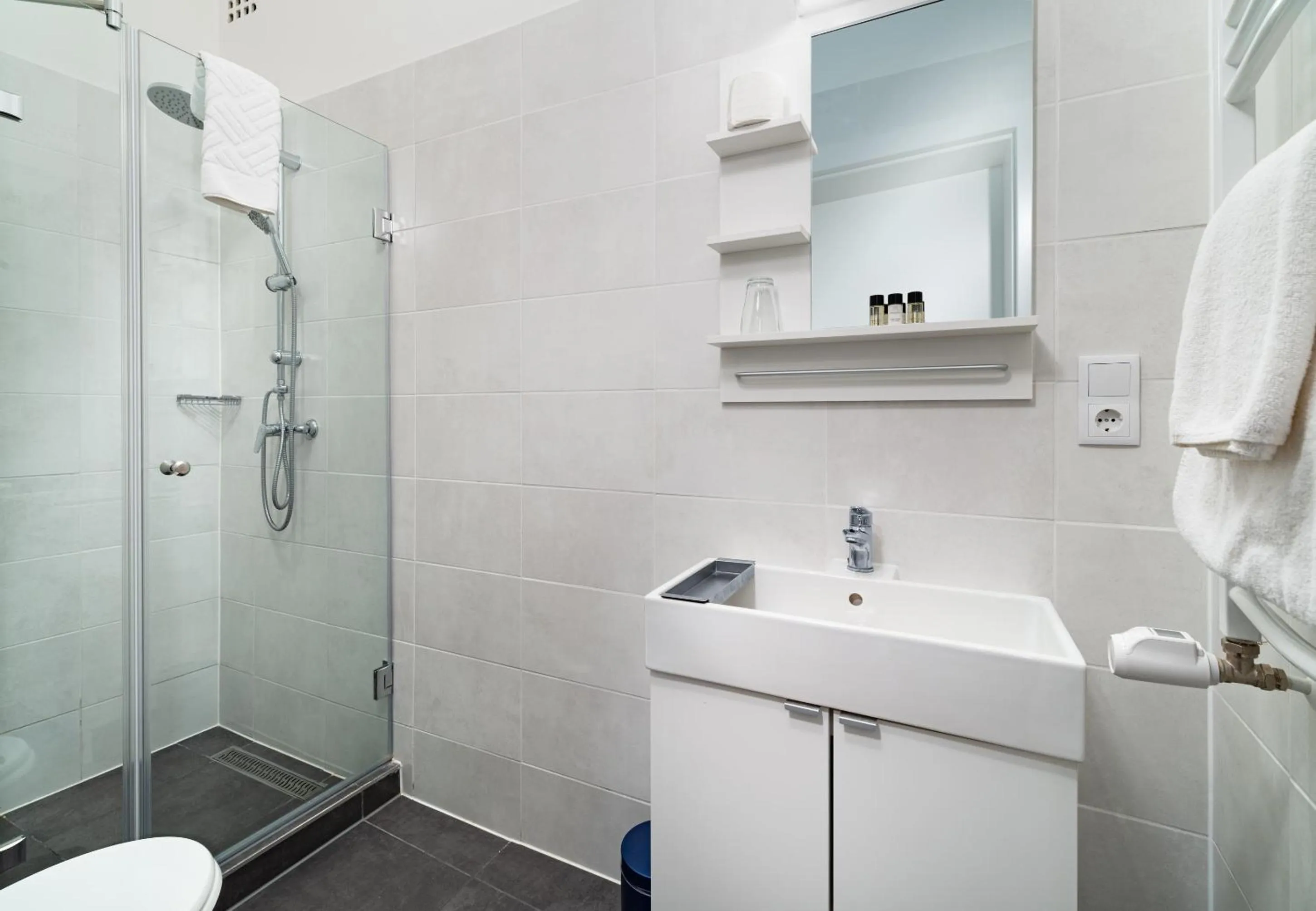 Shower in RES City Residence Hotel Budapest