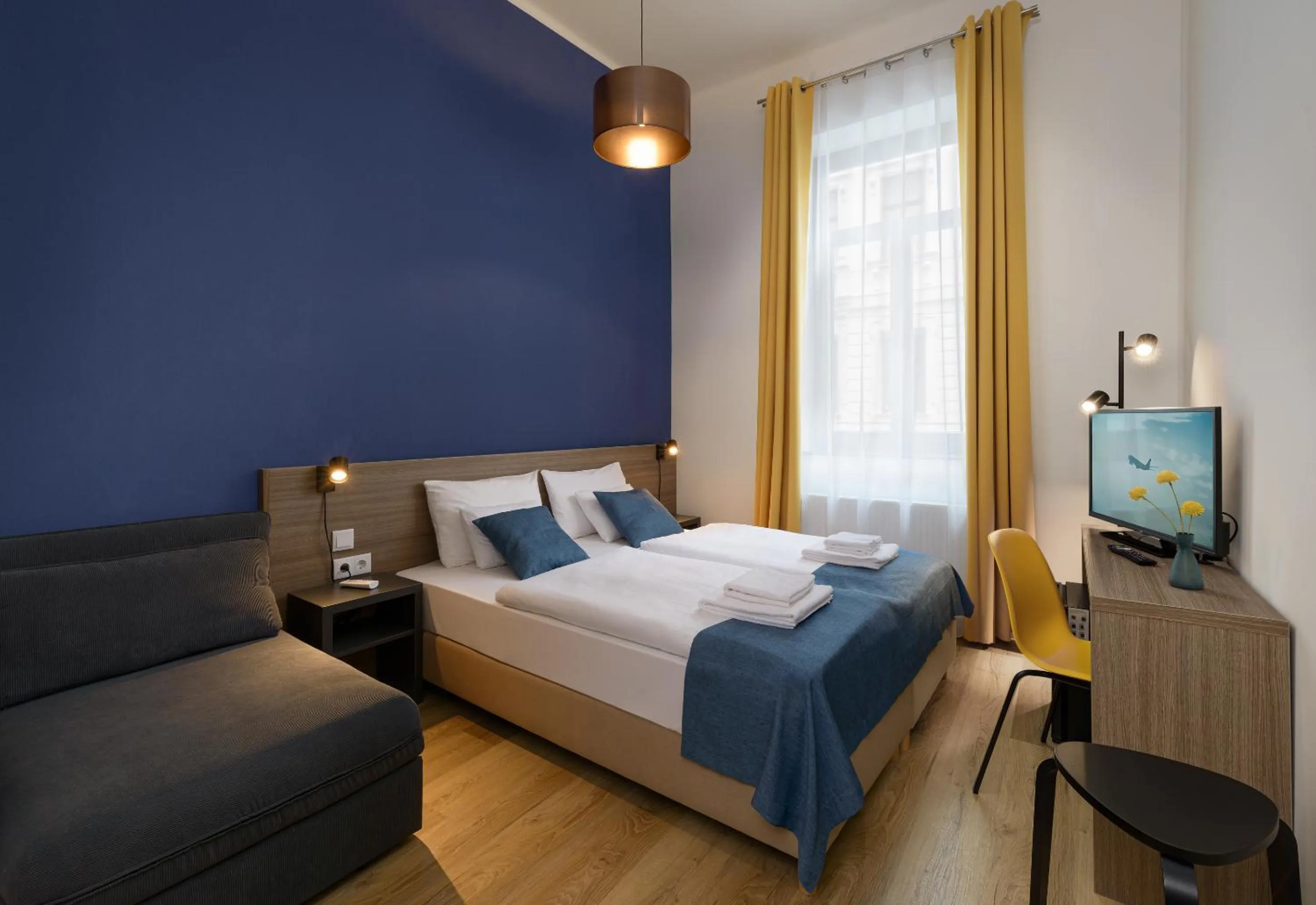 TV and multimedia, Bed in RES City Residence Hotel Budapest