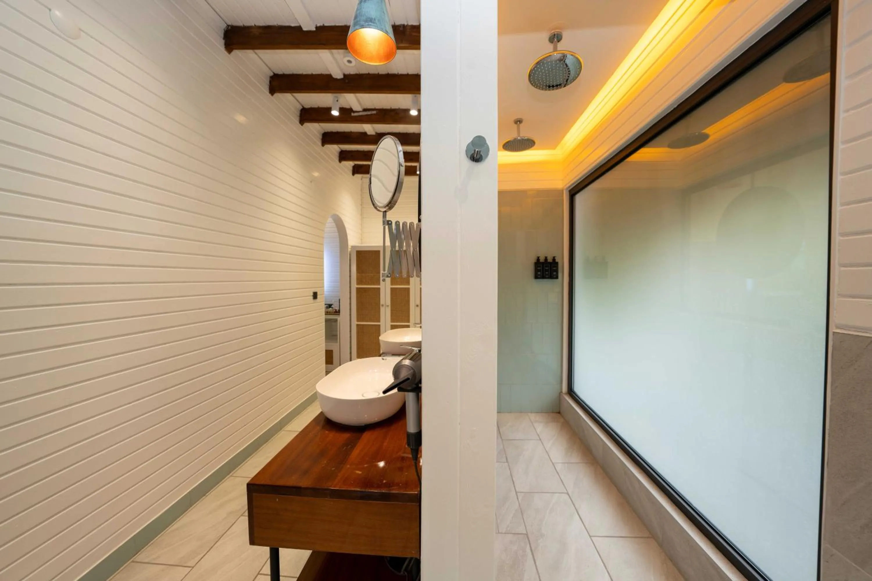 Shower in Lov Faralya Adults Only