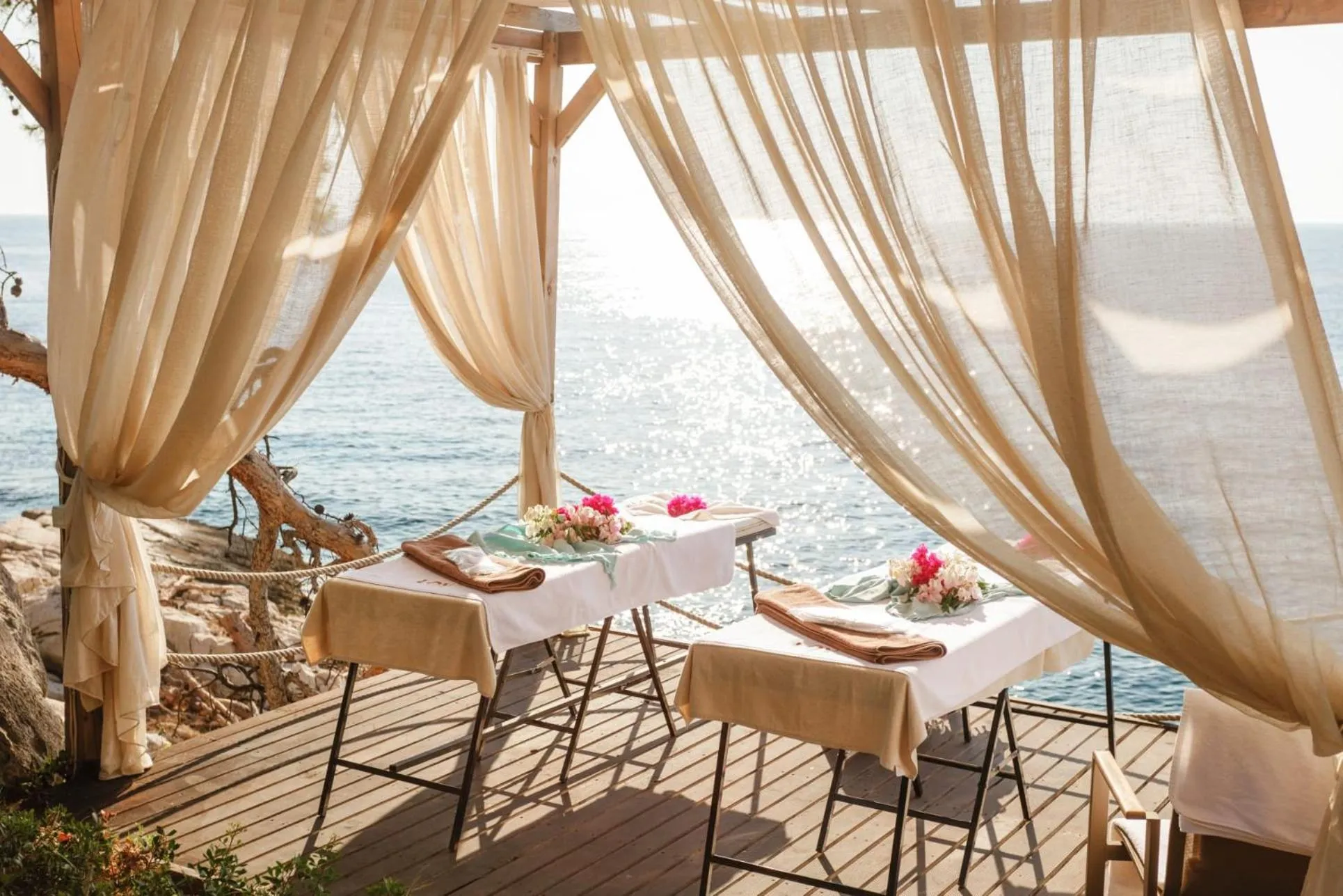 Lov Faralya Adults Only