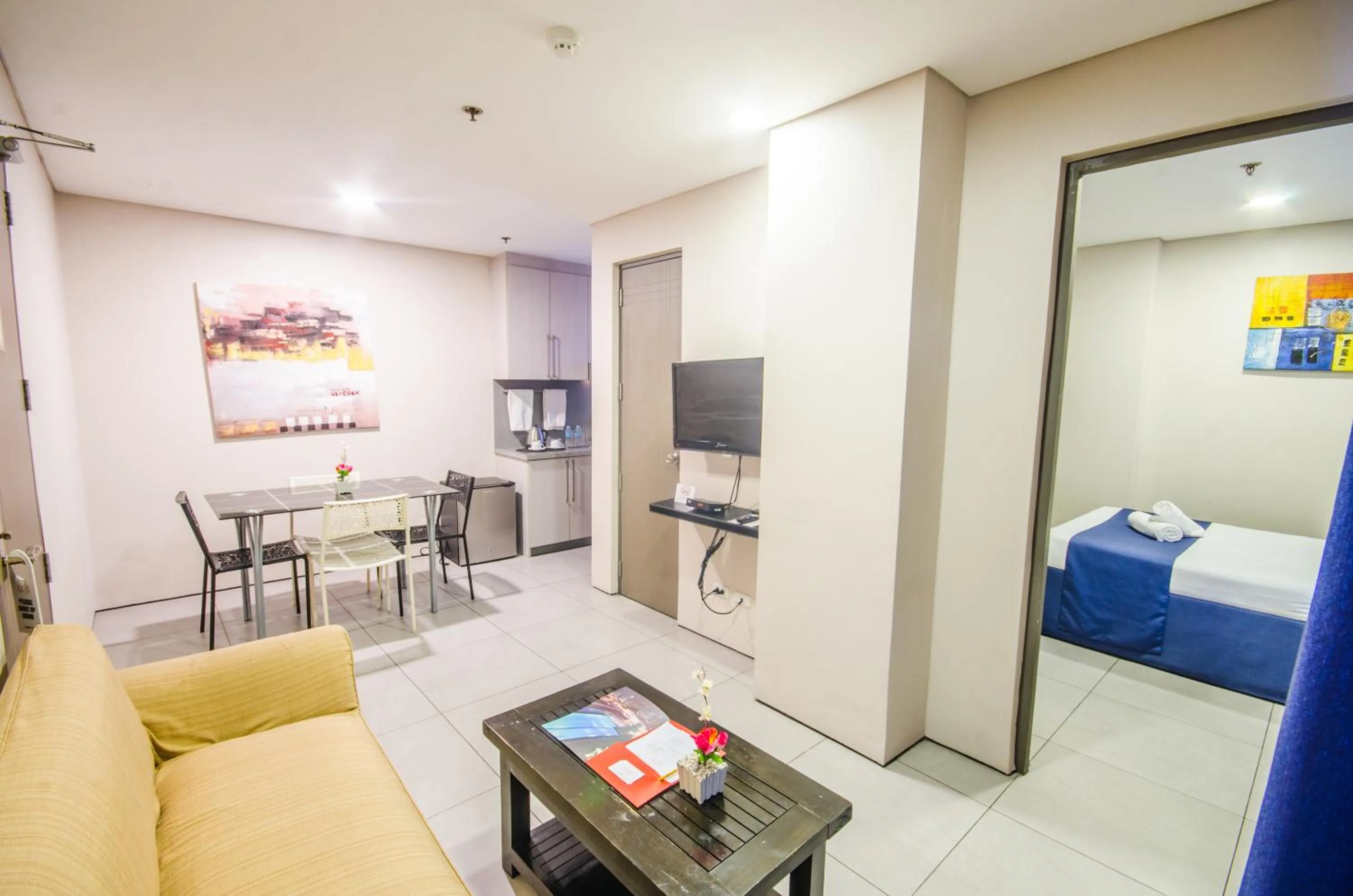 Bed in Jade Hotel and Suites