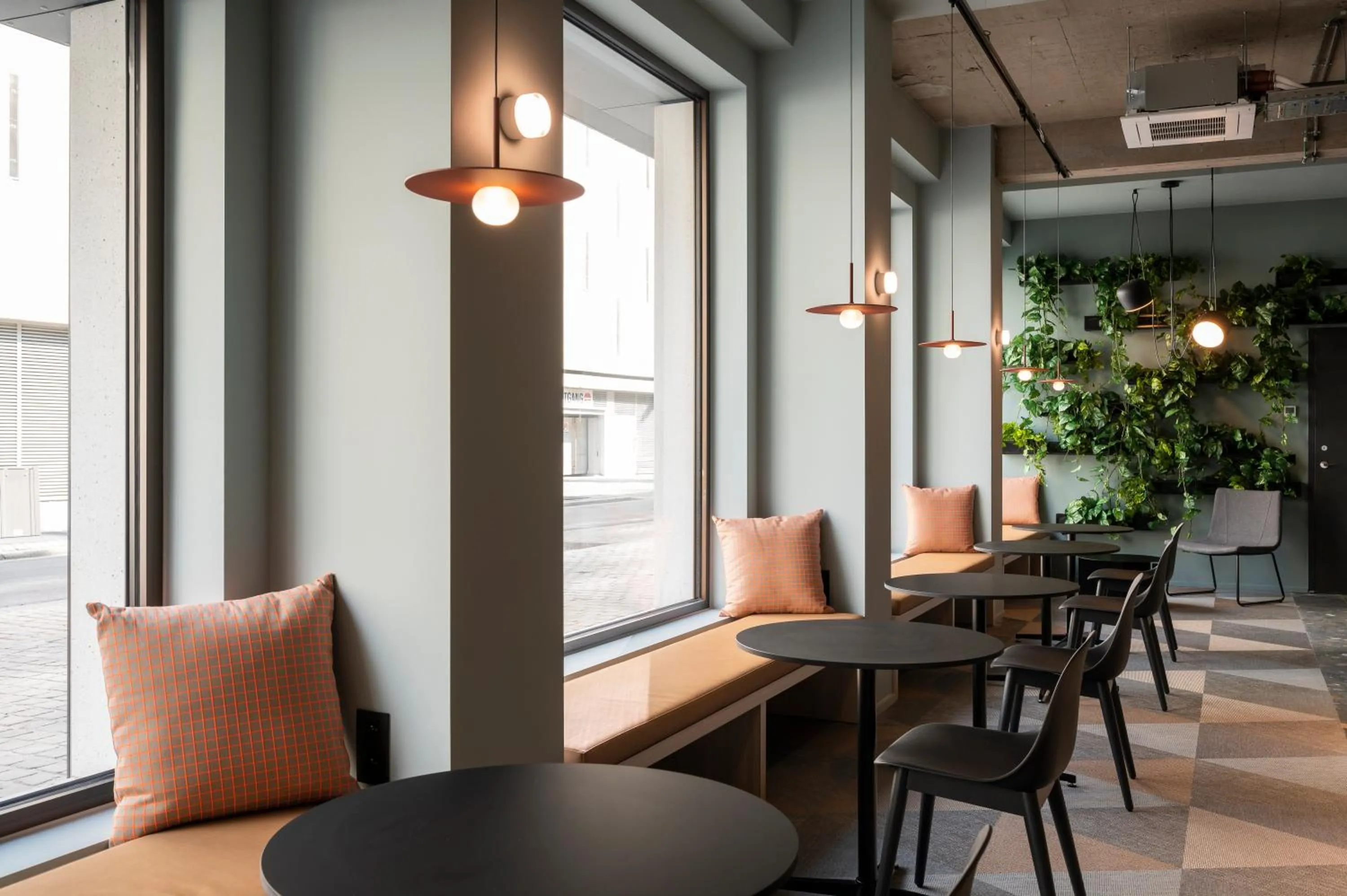 Communal lounge/ TV room in Citybox Antwerp City Center