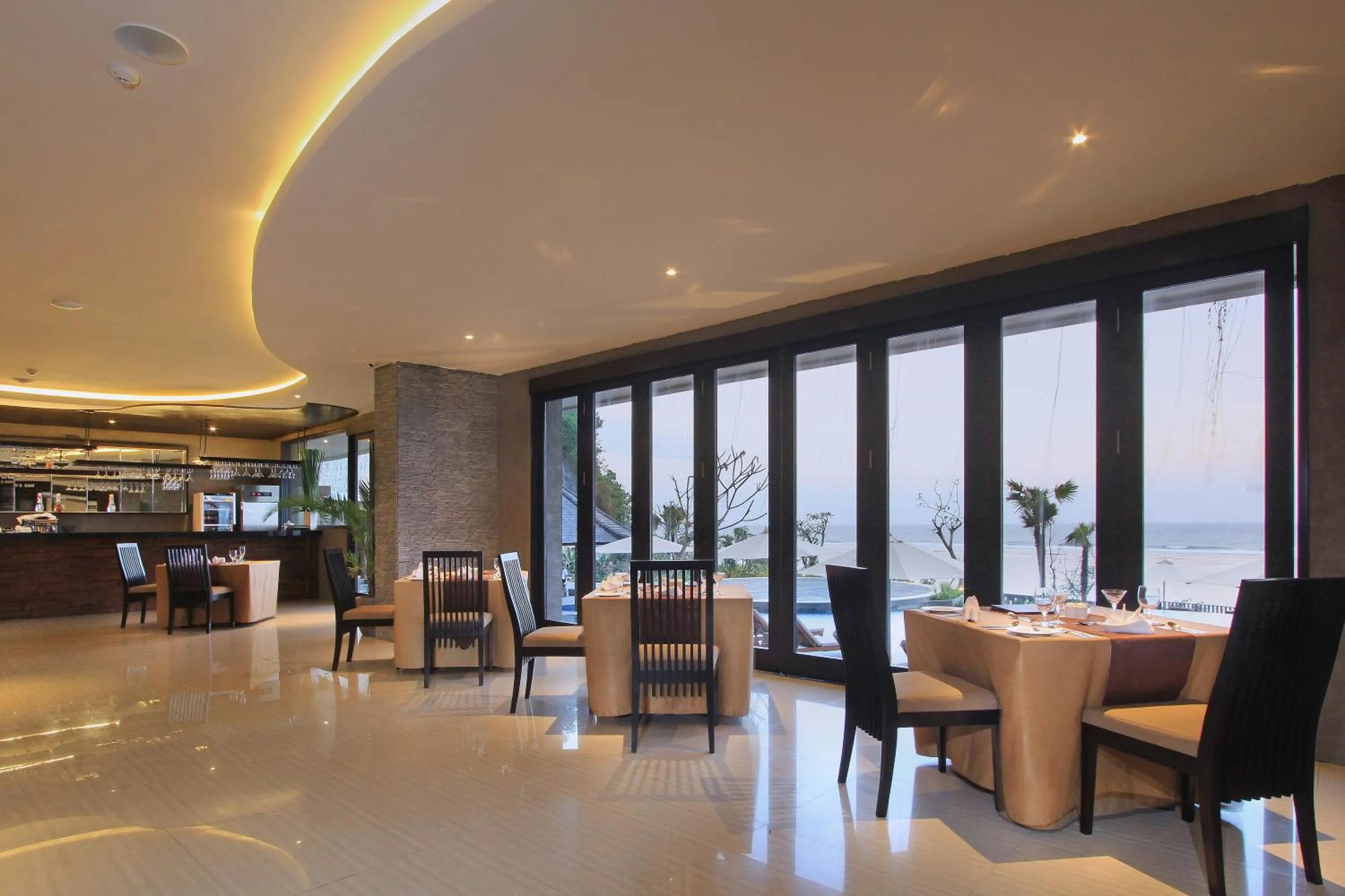 Restaurant/places to eat in Ulu Segara Luxury Suites & Villas