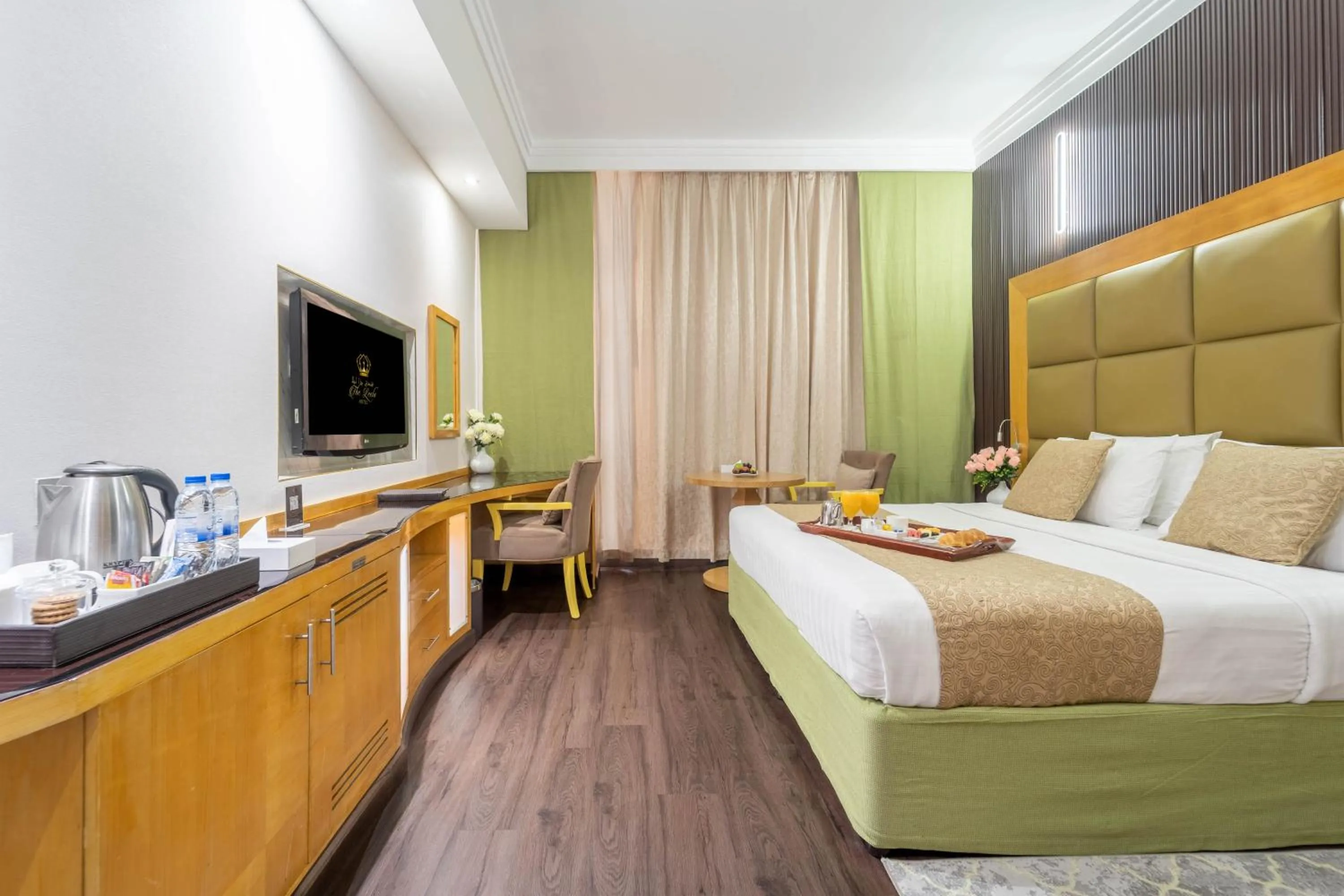 Bed in The Leela Hotel