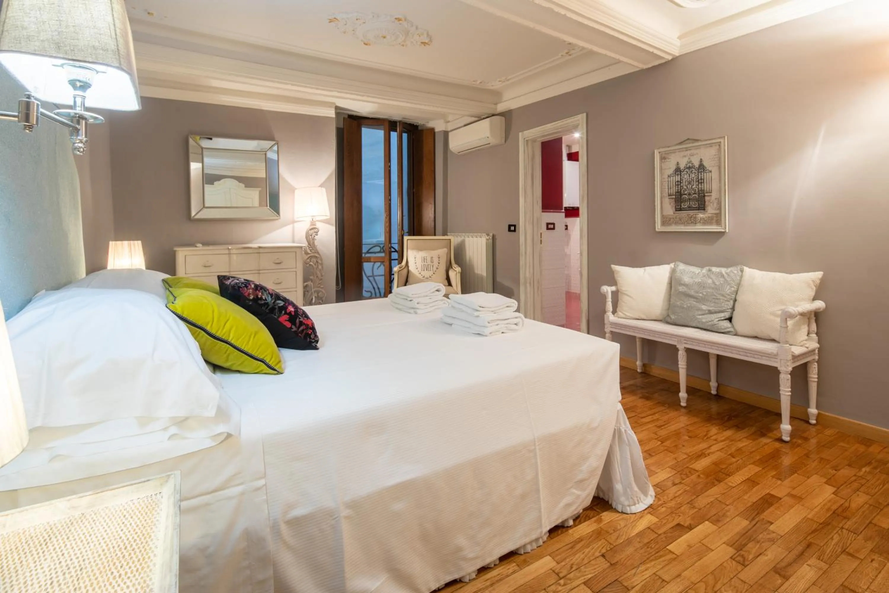 Uffizi Romantic Flat by Mmega