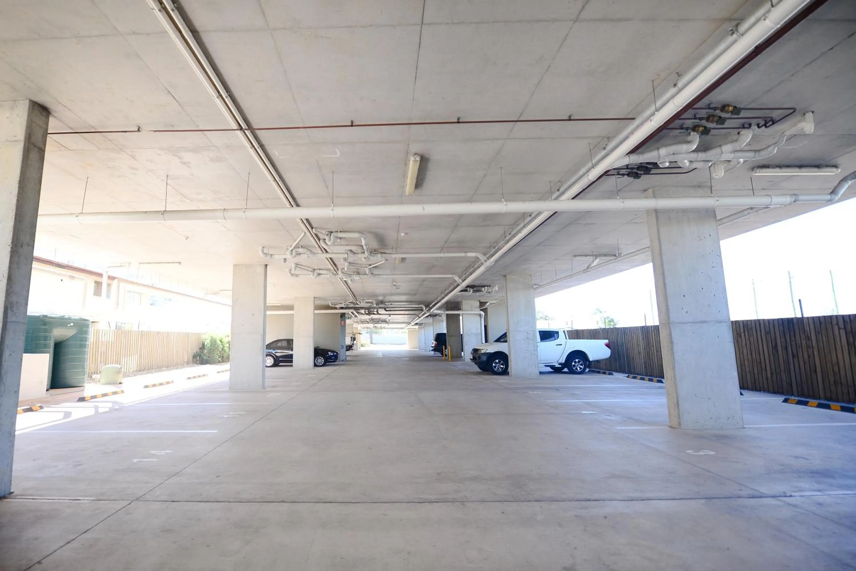 Property building in Oaks Moranbah Suites