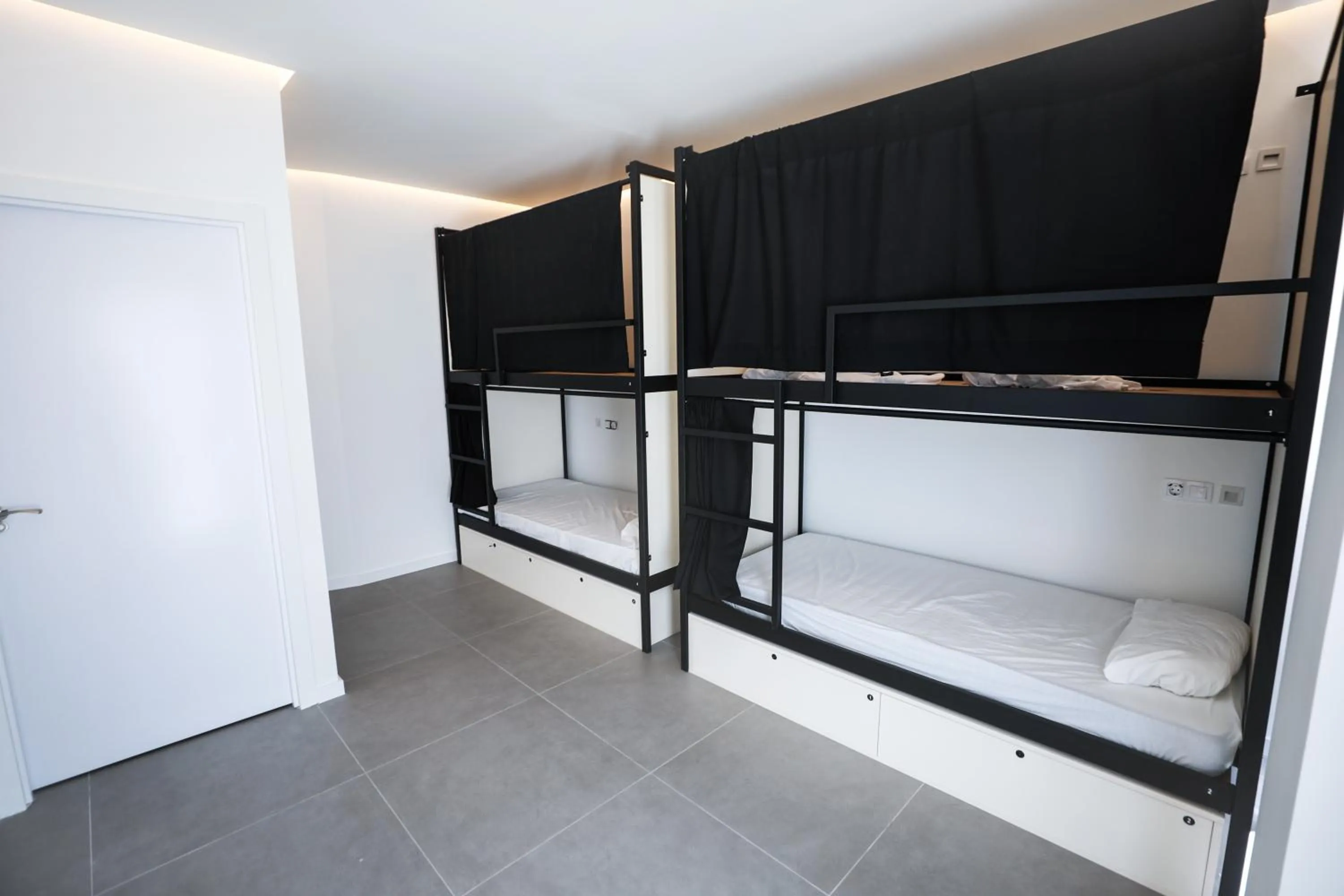 Bedroom, Bed in Hostel MYD La Latina