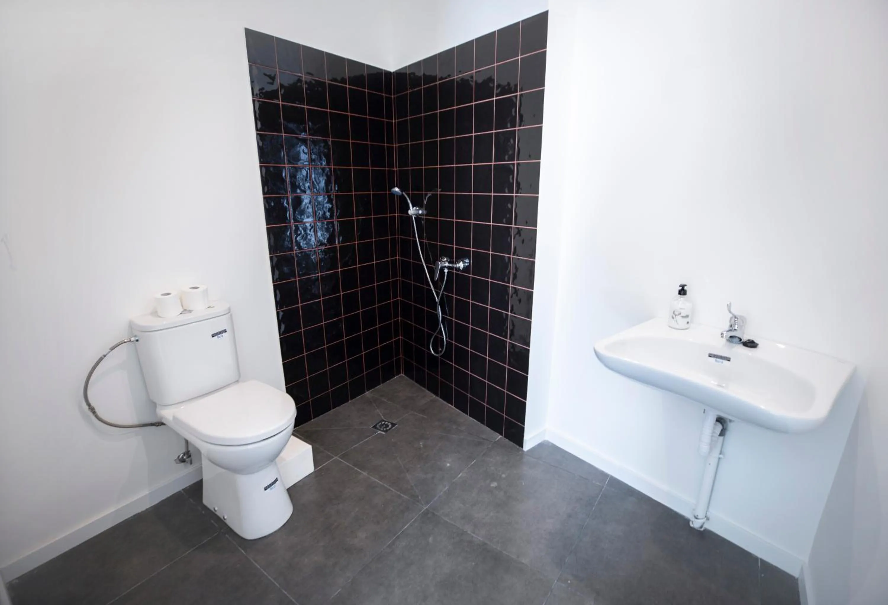 Bathroom in Hostel MYD La Latina