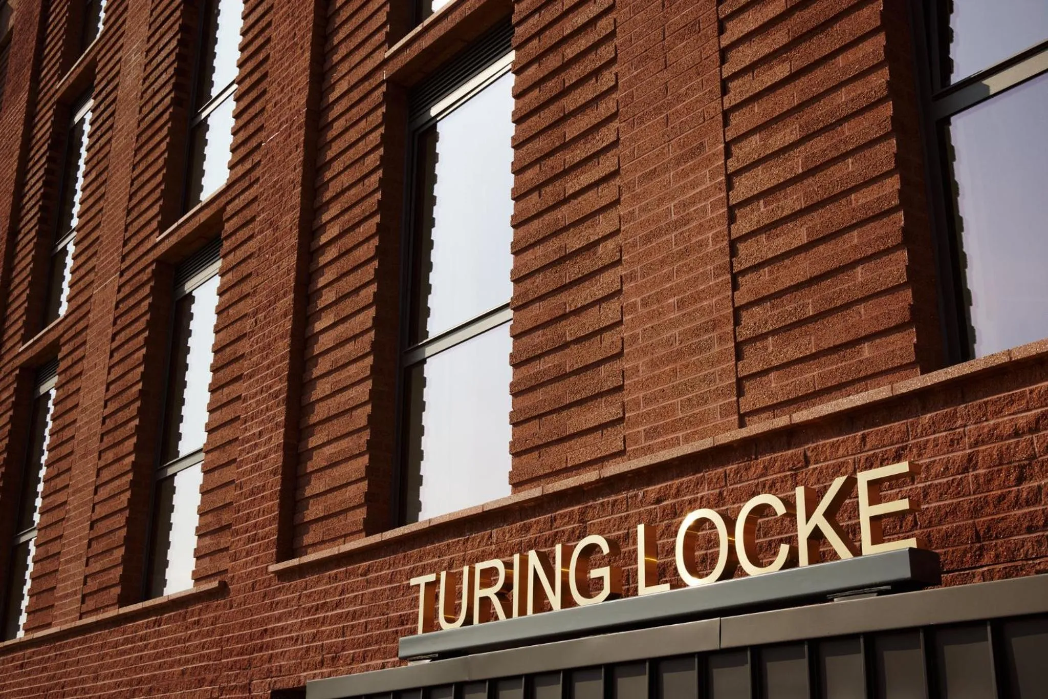 Facade/entrance in Turing Locke Cambridge