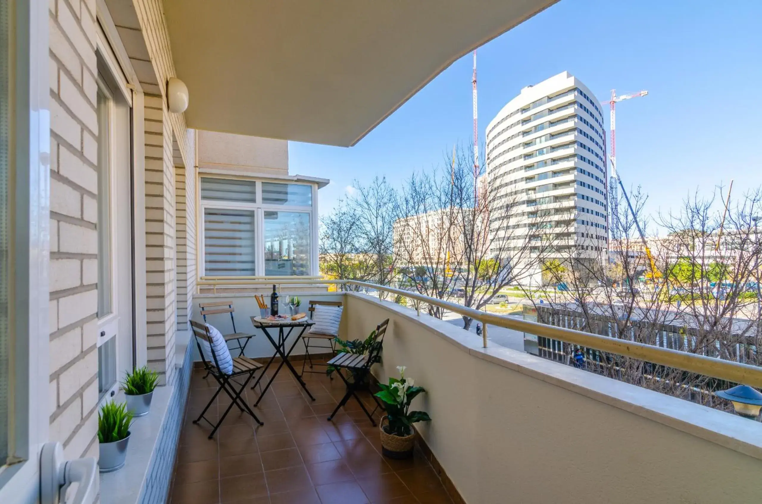 WintowinRentals Teatinos, Metro, Free Parking & Pool. WintowinRentals Teatinos, Metro, Free Parking & Pool.