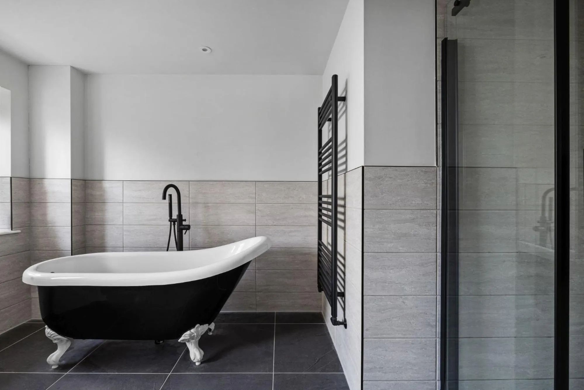 Shower in Golden Vanity Suite - Sea View - Free Wi-Fi