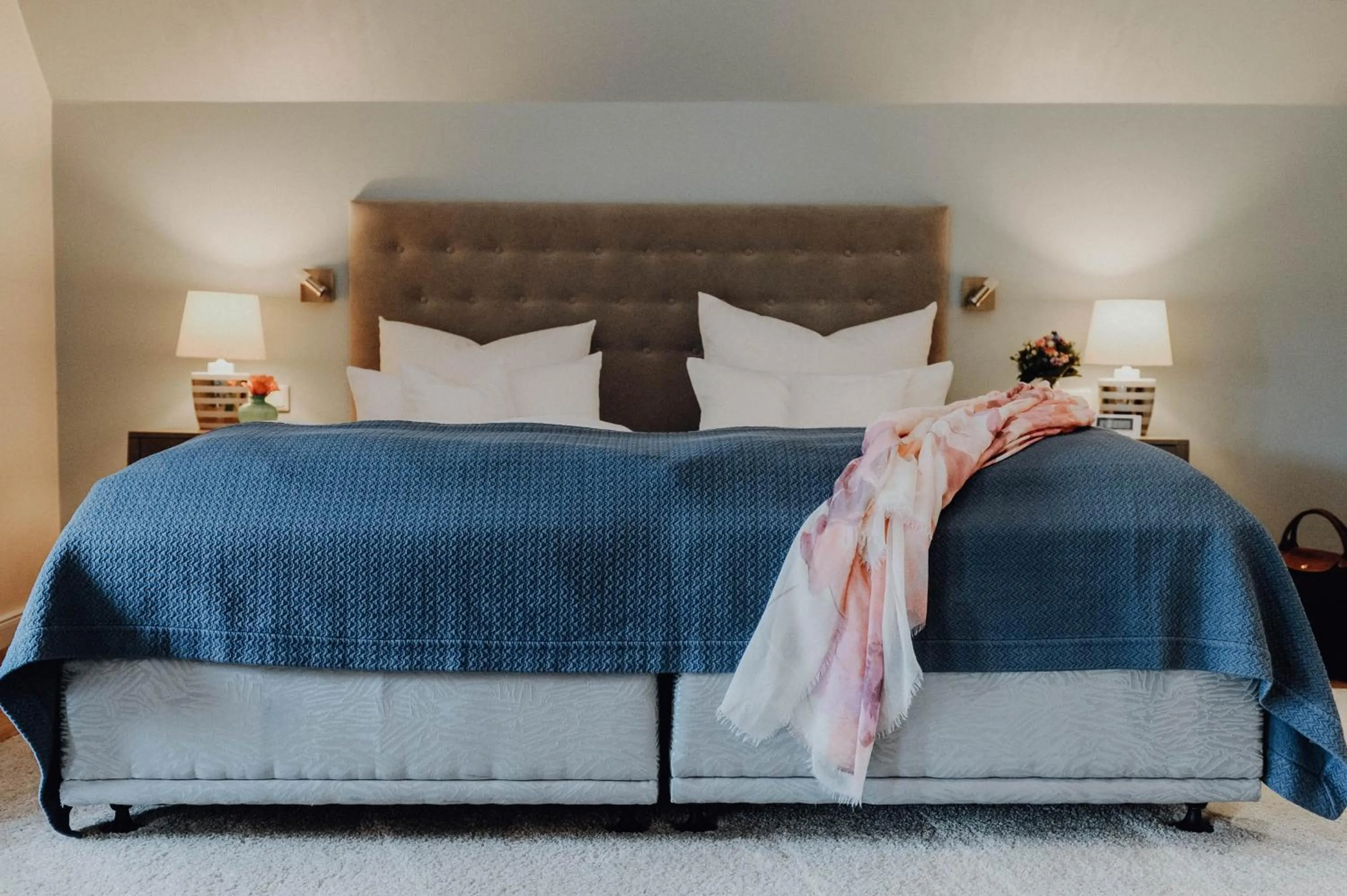 Photo of the whole room, Bed in Romantik Hotel Köllners Landhaus