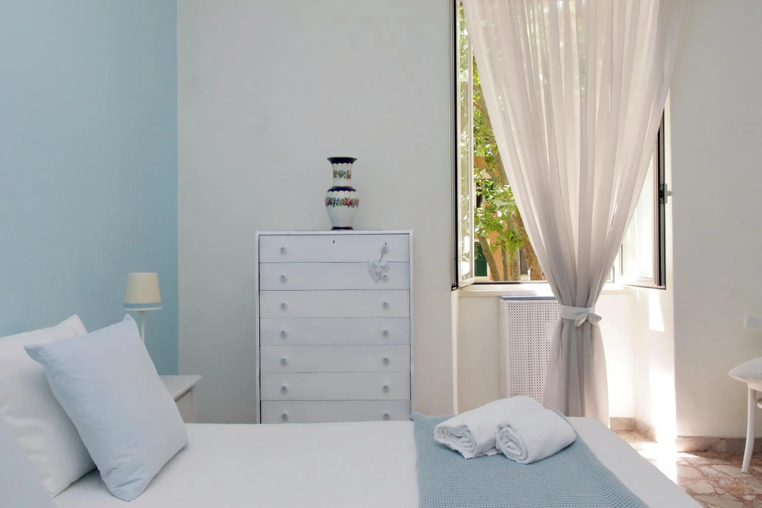 Bedroom, Bed in 4BNB - Luxury Mazzini Apartment