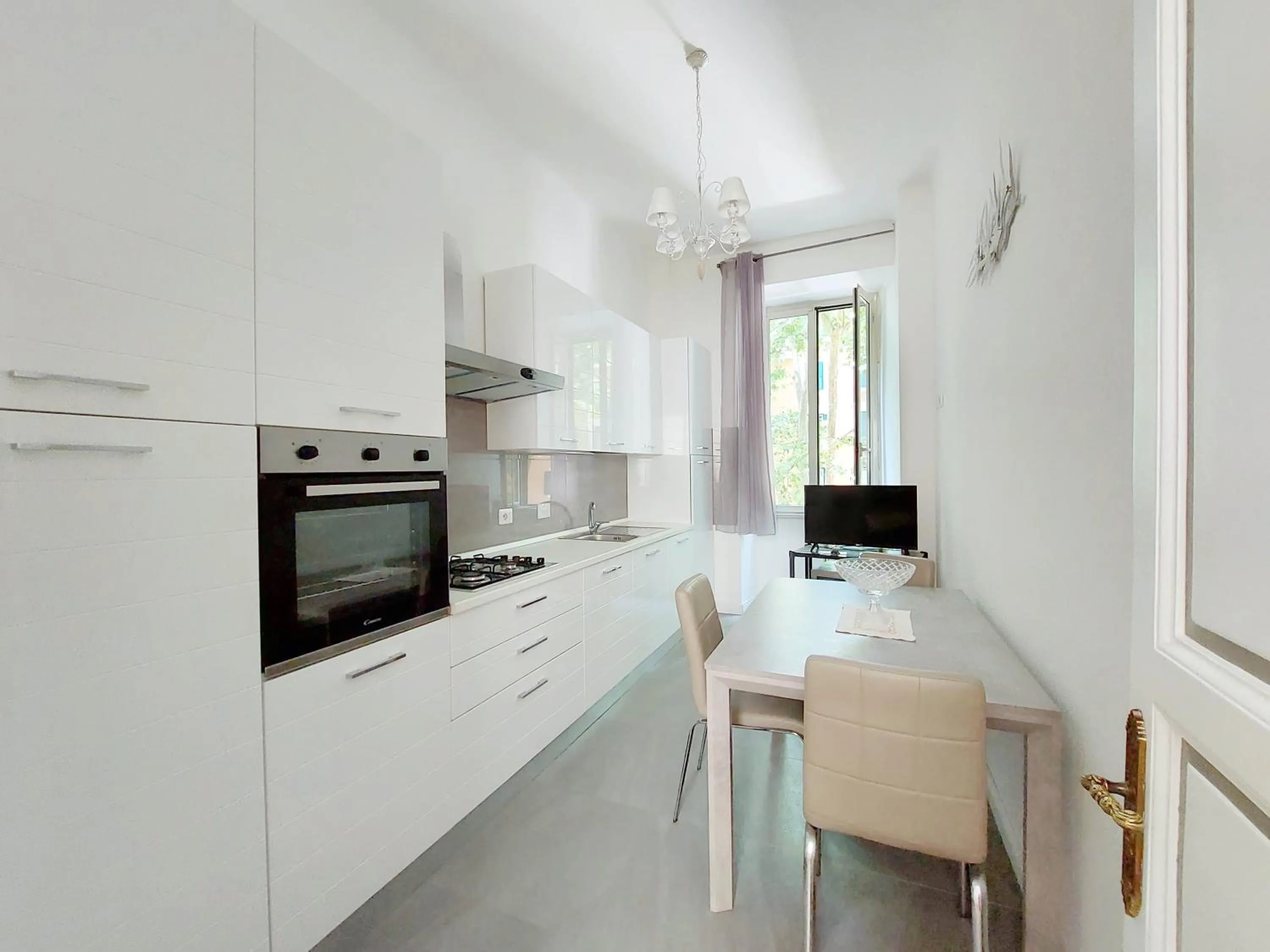 Kitchen or kitchenette in 4BNB - Luxury Mazzini Apartment