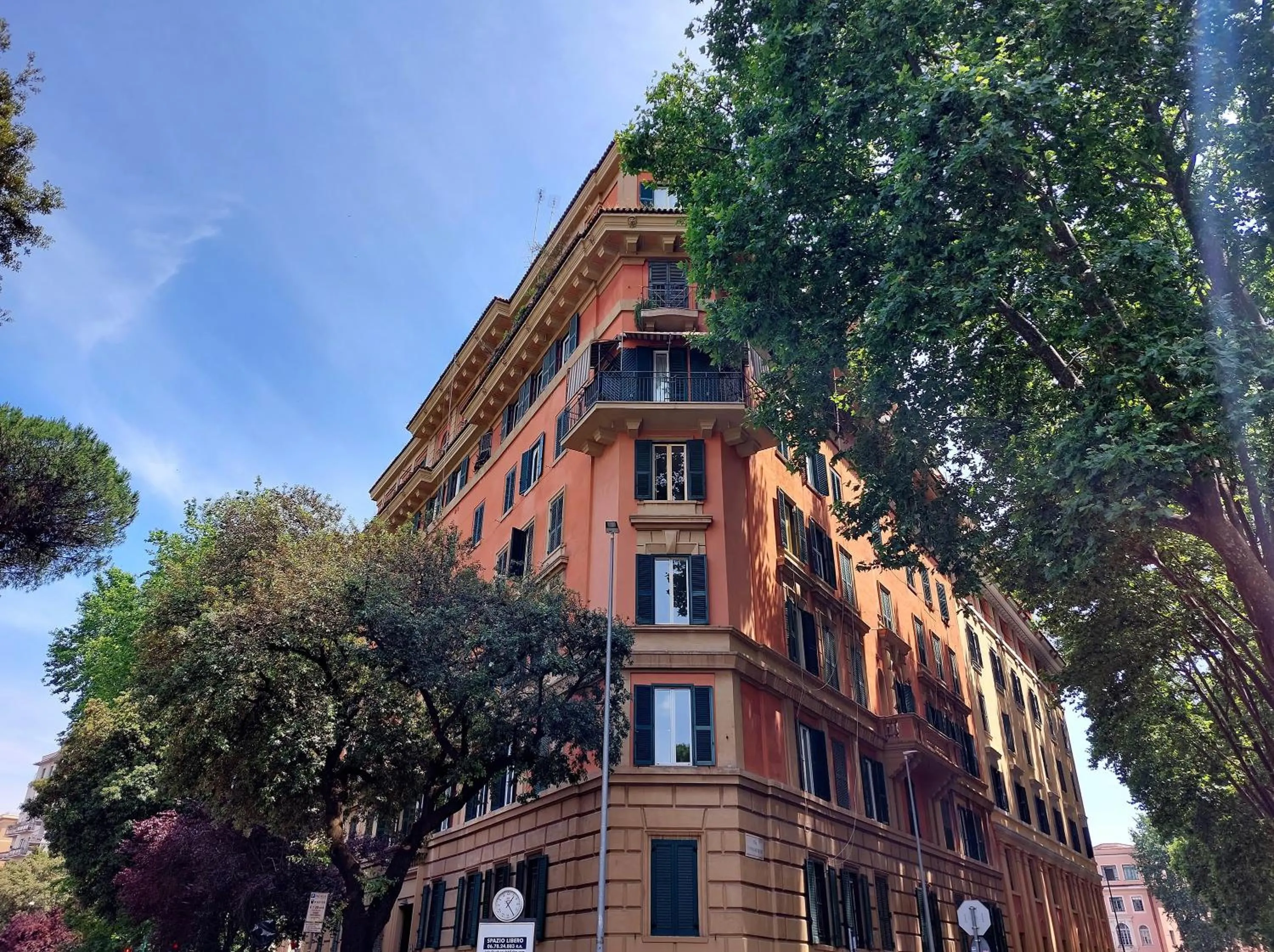 Property building in 4BNB - Luxury Mazzini Apartment
