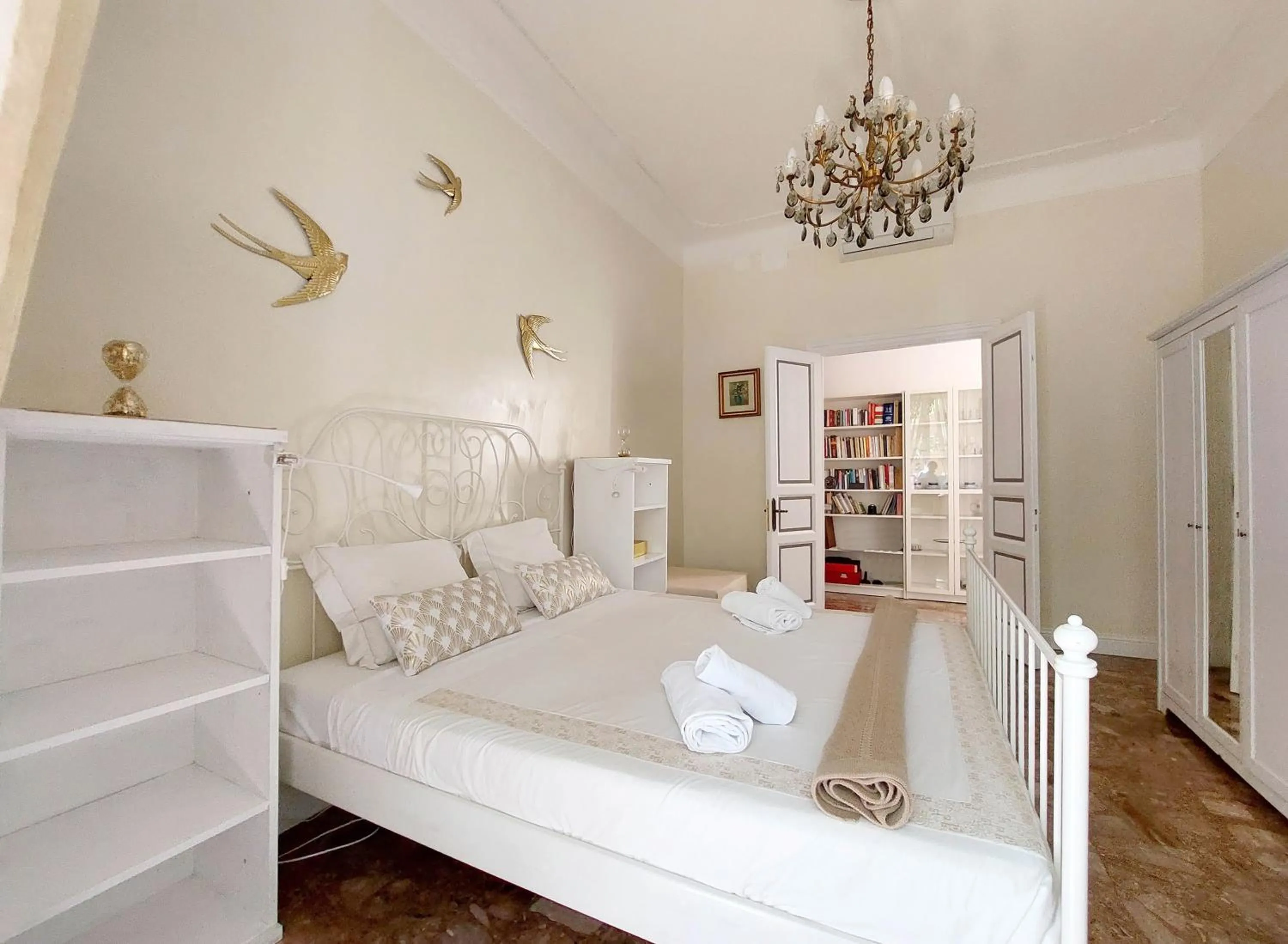 Bedroom, Bed in 4BNB - Luxury Mazzini Apartment