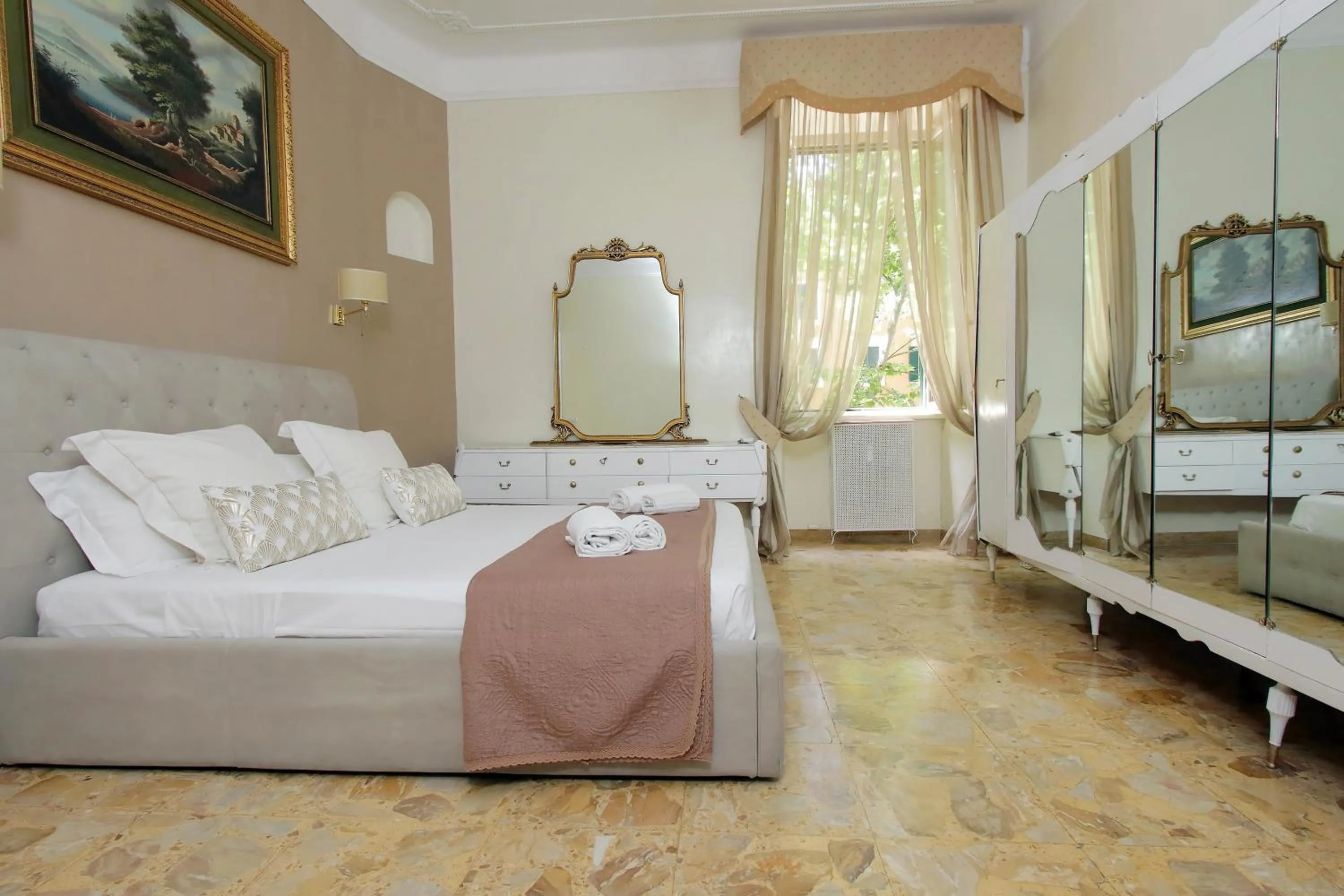 Bedroom, Bed in 4BNB - Luxury Mazzini Apartment
