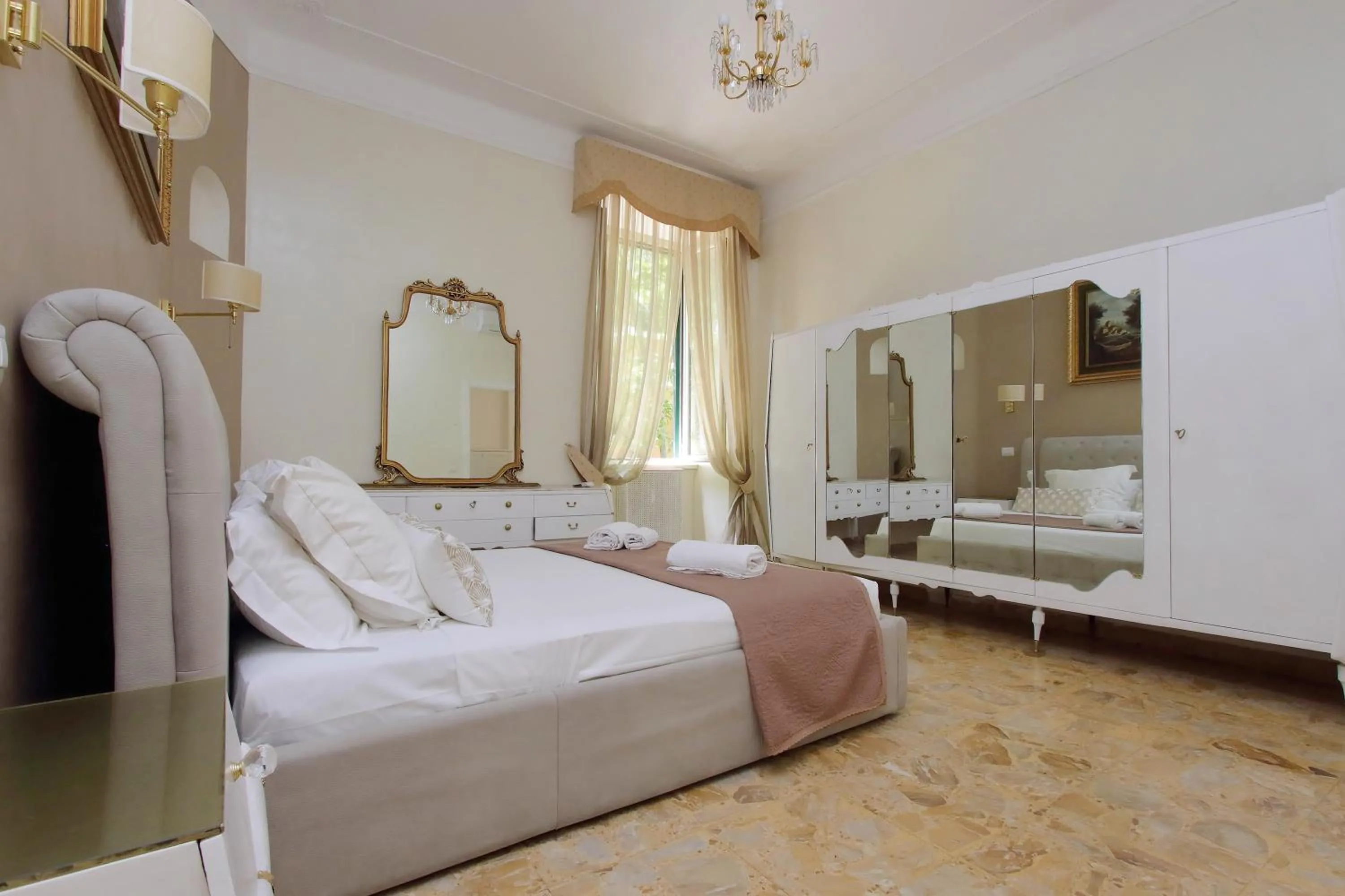 Bedroom, Bed in 4BNB - Luxury Mazzini Apartment