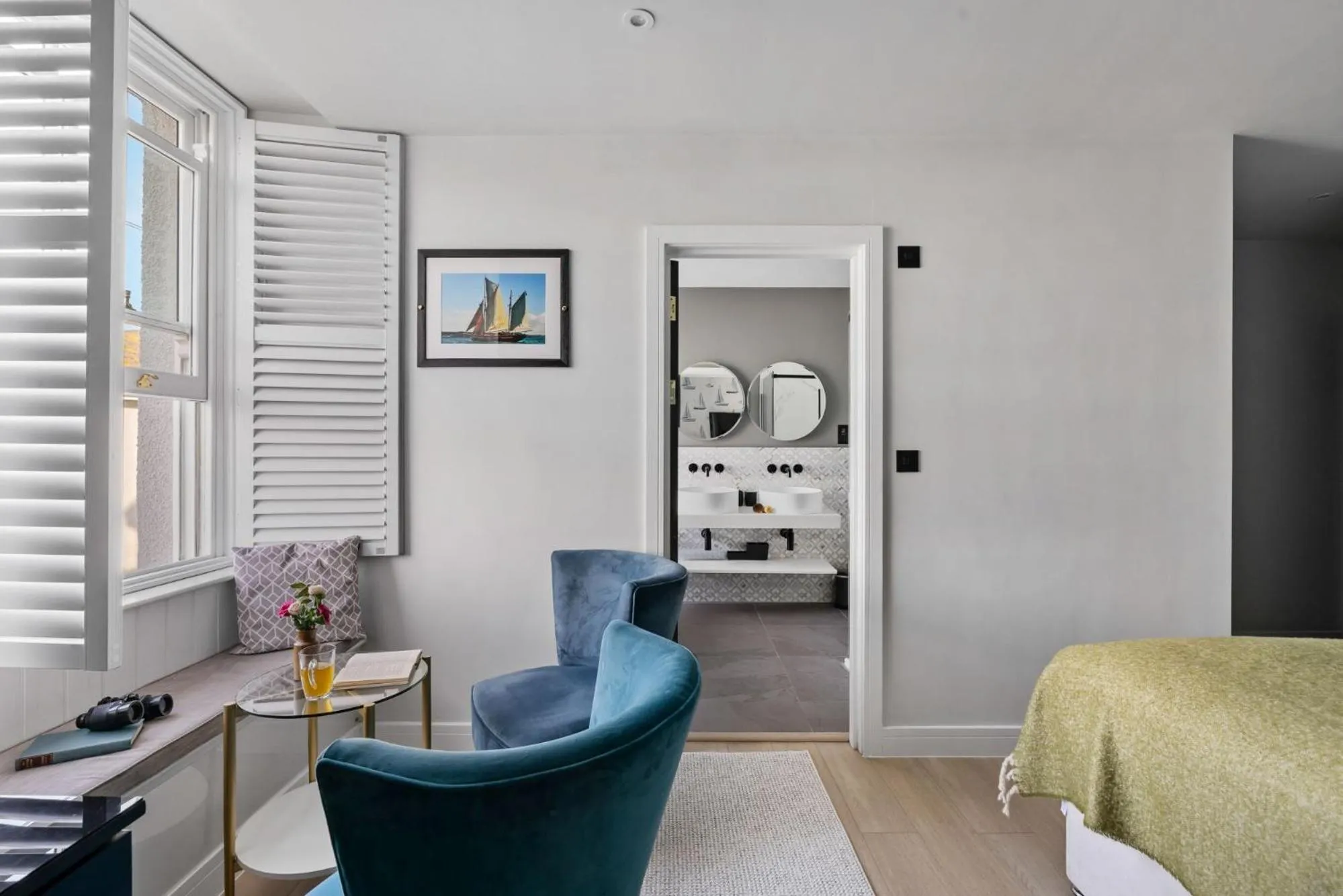 Bed in Leader Suite - Sea View - Free Wi-Fi