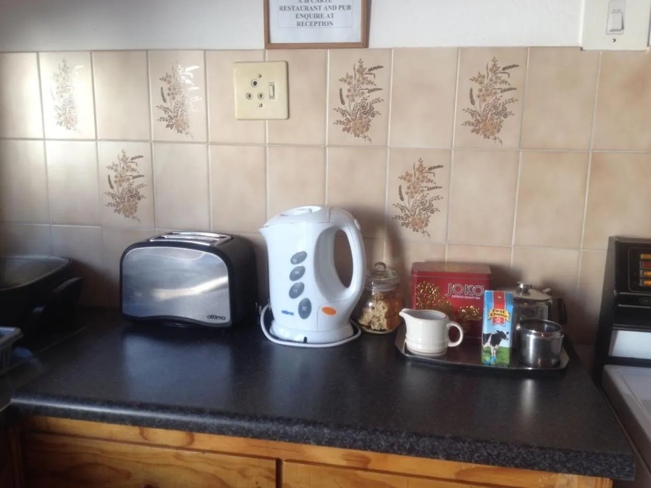 Coffee/tea facilities in Camdeboo Cottages