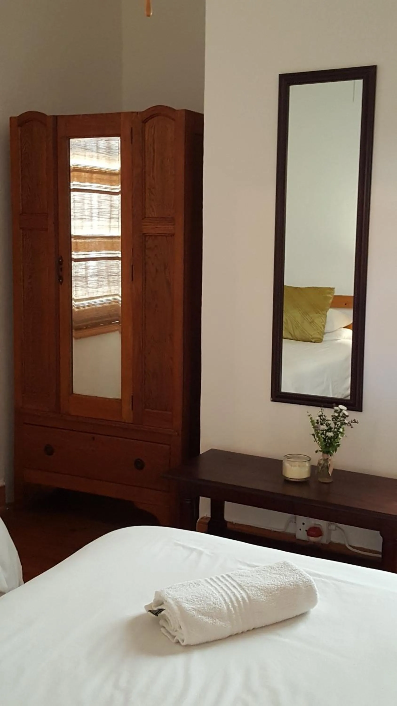 Photo of the whole room, Bed in Camdeboo Cottages