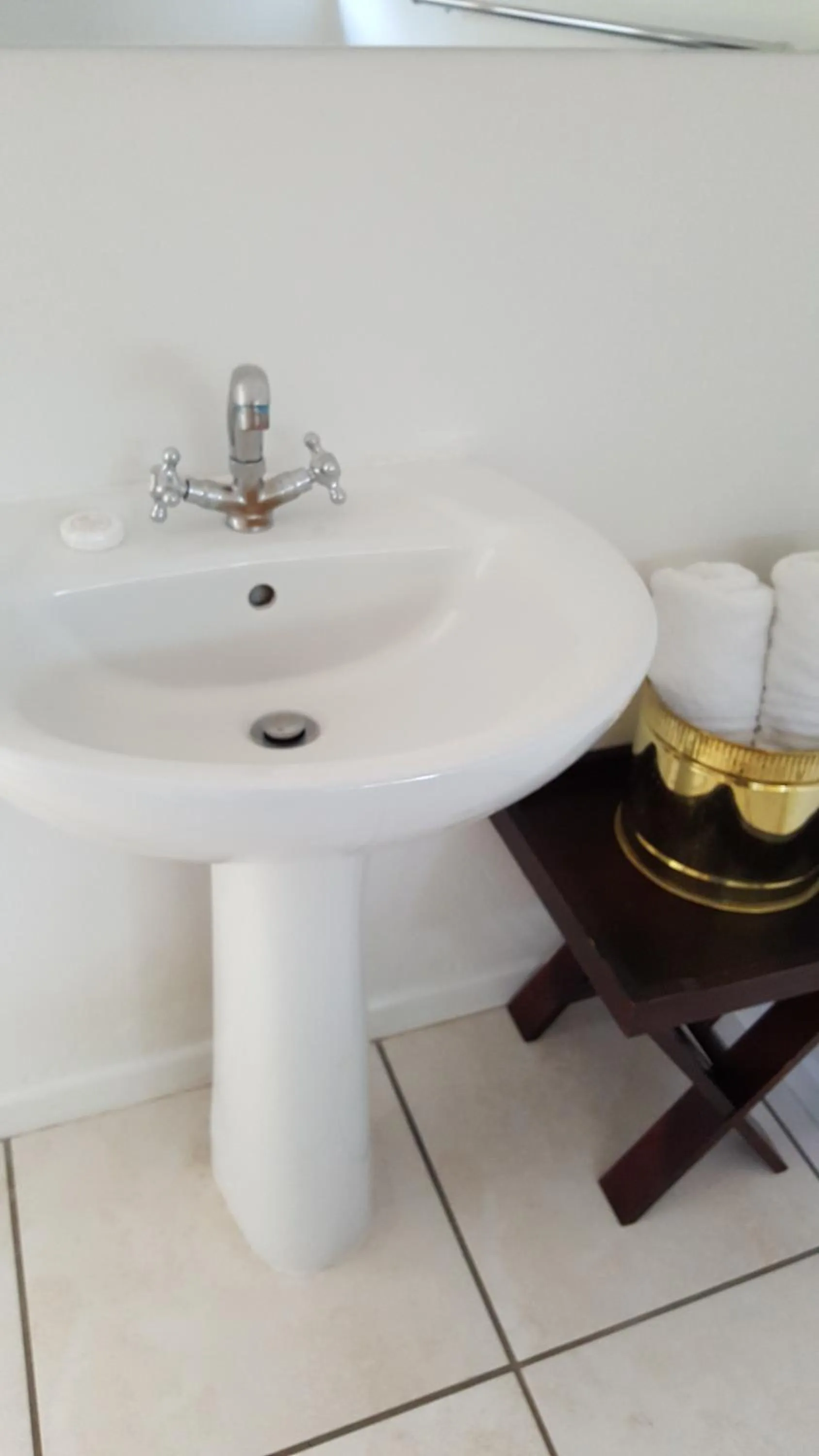 Bathroom in Camdeboo Cottages