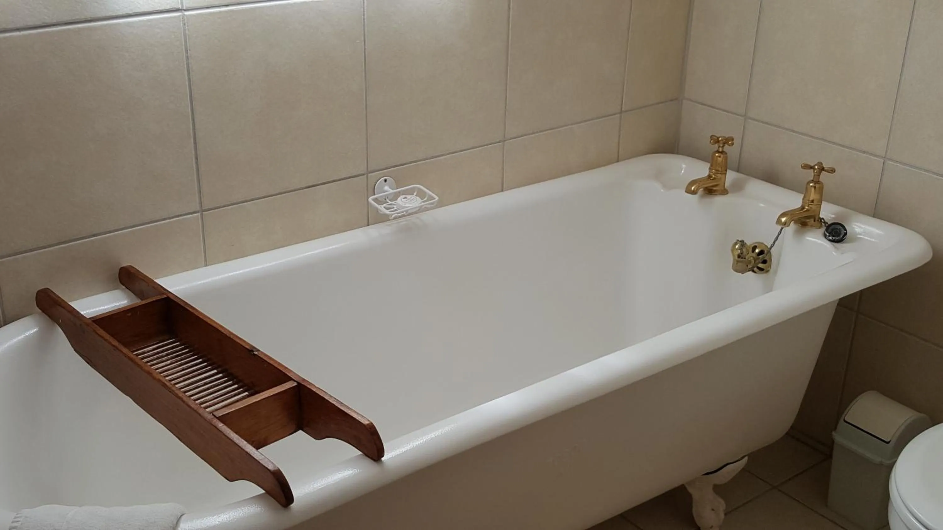 Bathroom in Camdeboo Cottages