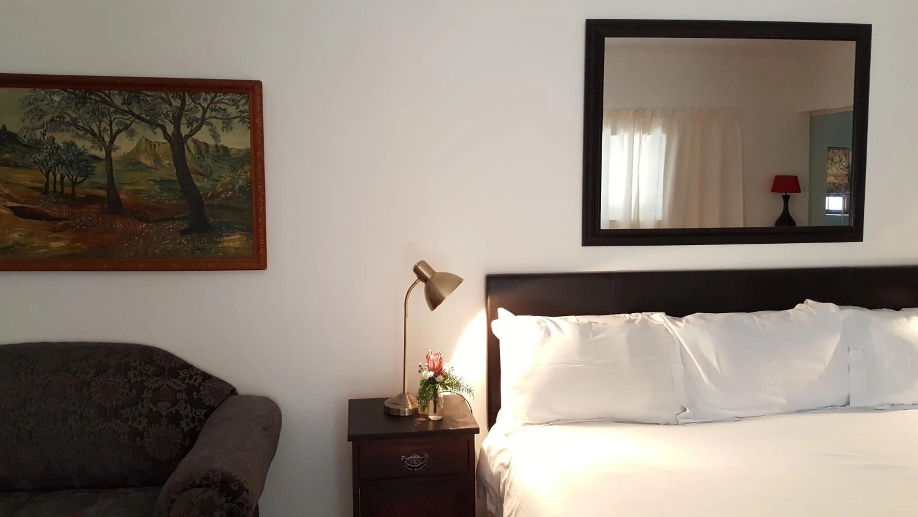 Bed in Camdeboo Cottages