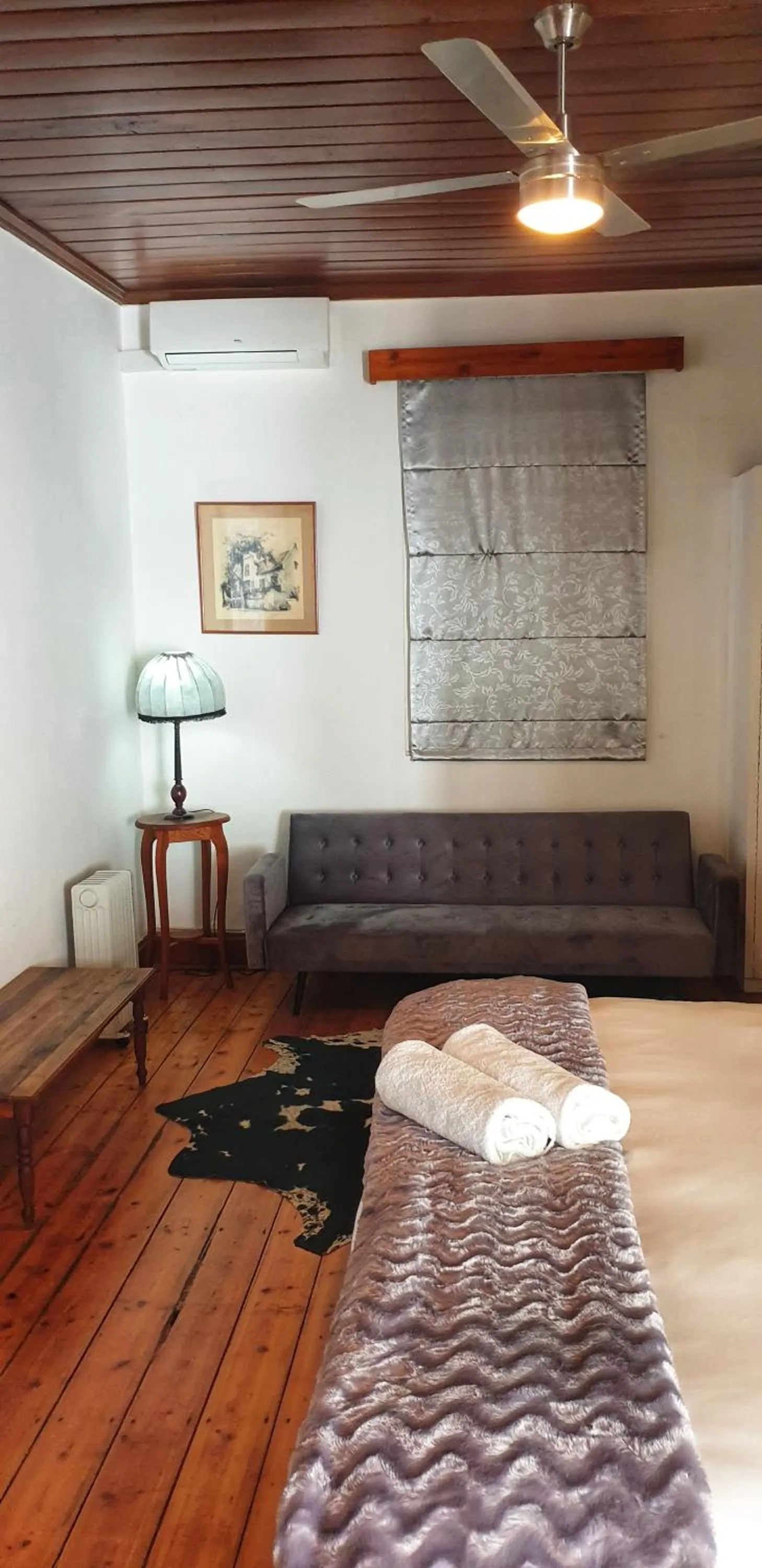 Bed in Camdeboo Cottages